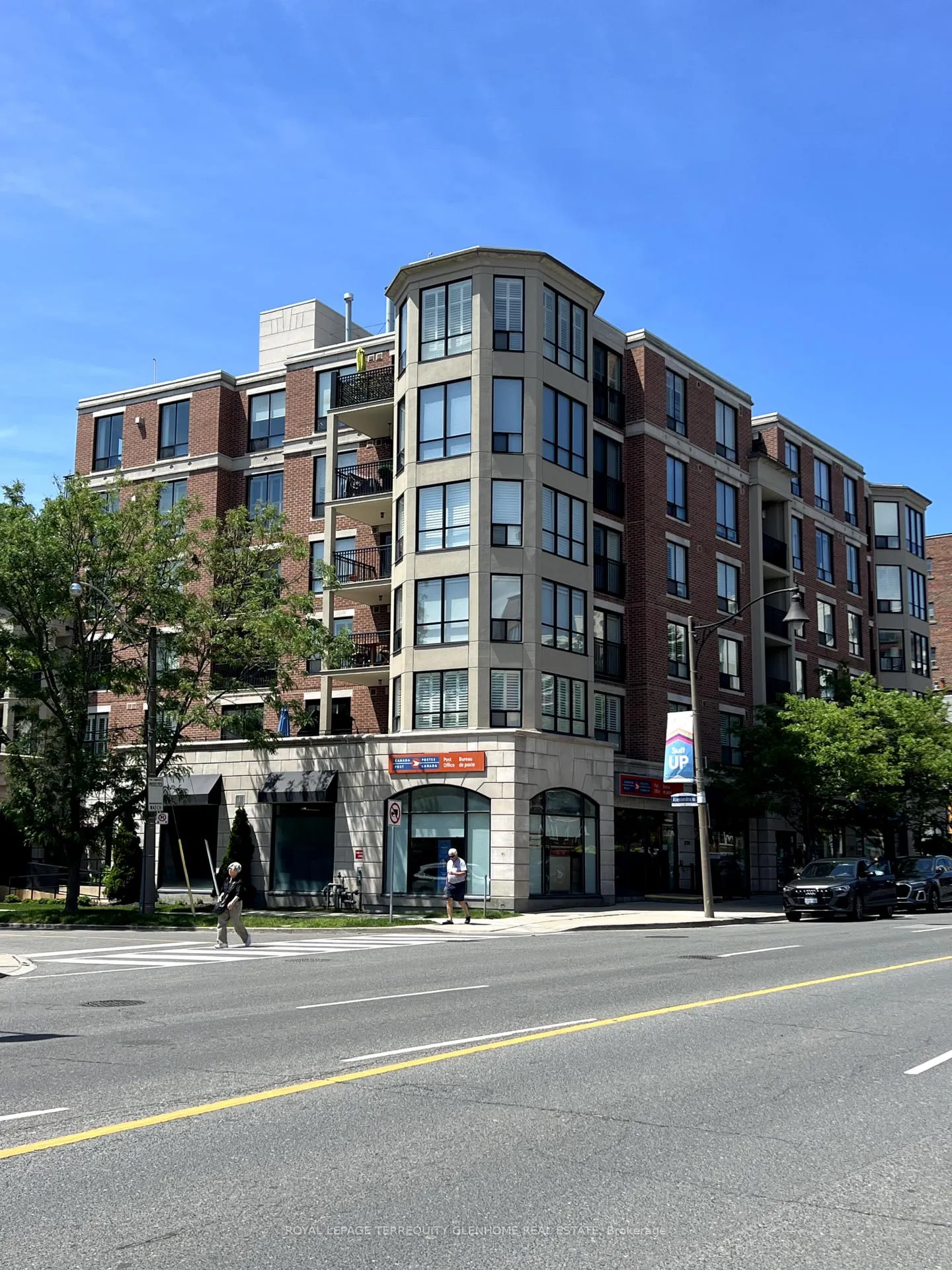 Front of Unit 207, 2 Alexandra Boulevard W