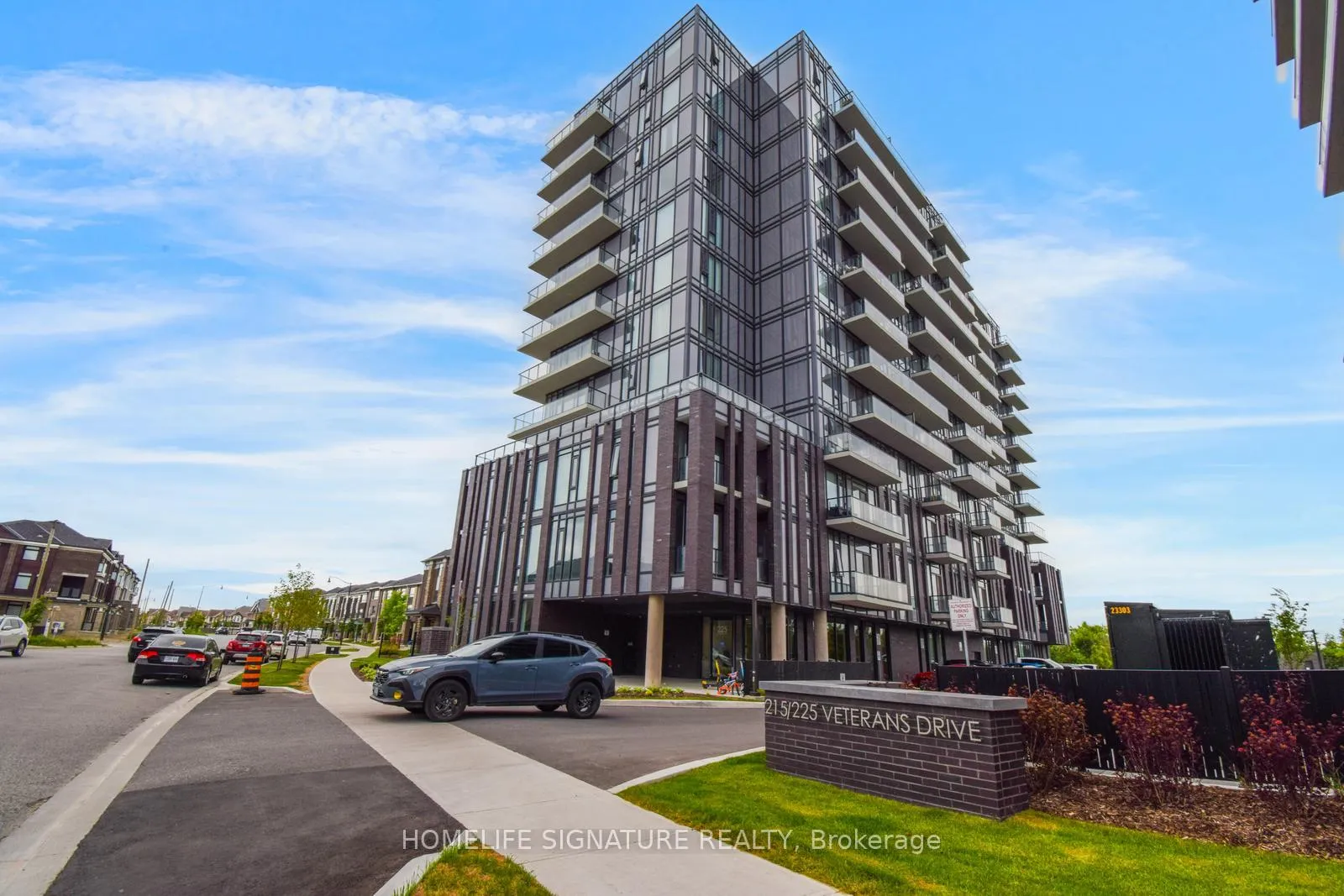 Photo 3 of Unit 208, 225 Veterans Drive, Brampton, Brampton North — HOMEH