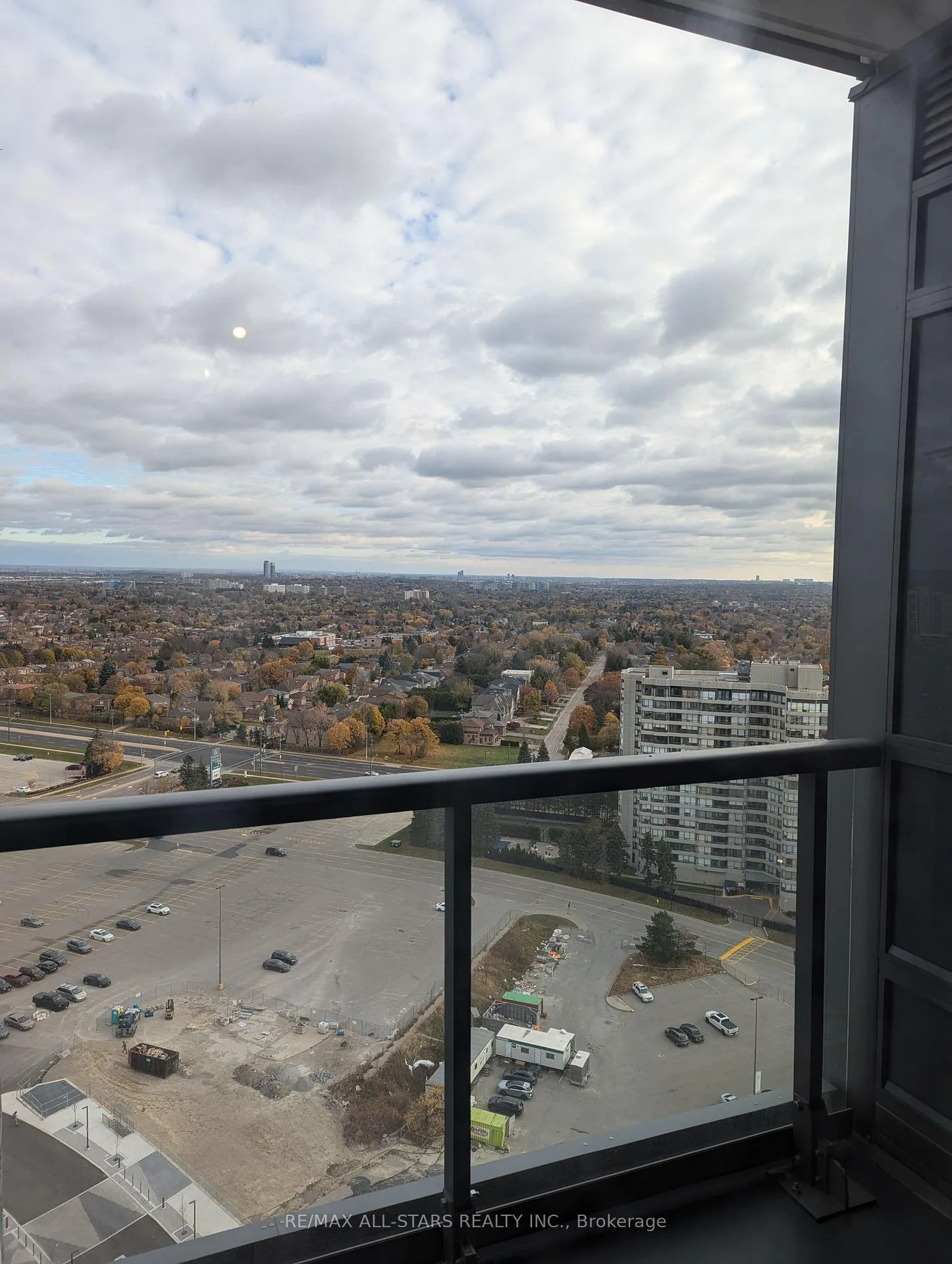 Photo 11 of Unit 2209, 30 Upper Mall Way, Vaughan, Brownridge — HOMEH