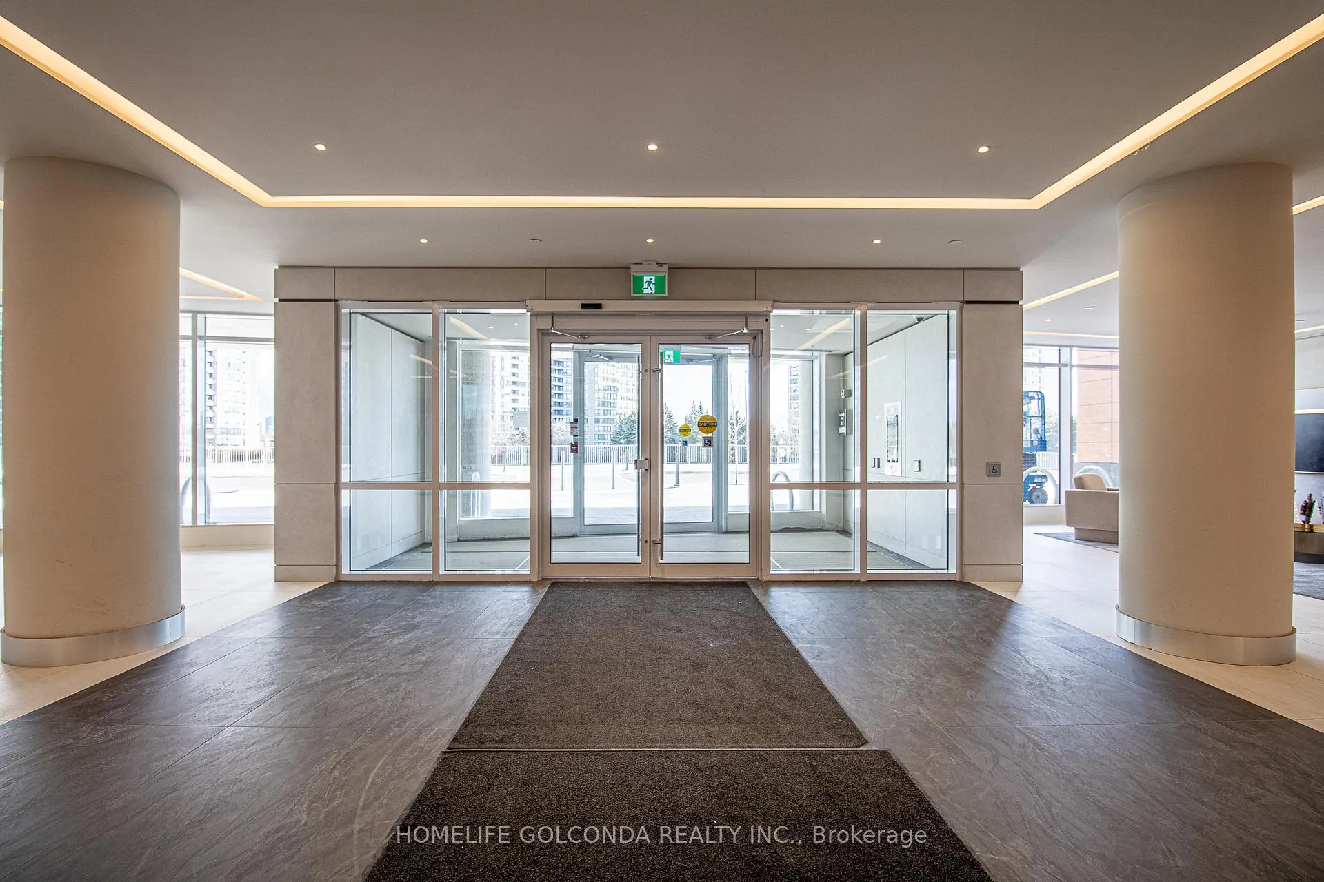 Photo 3 of Unit 2507, 30 upper mall Way, Vaughan, Brownridge — HOMEH