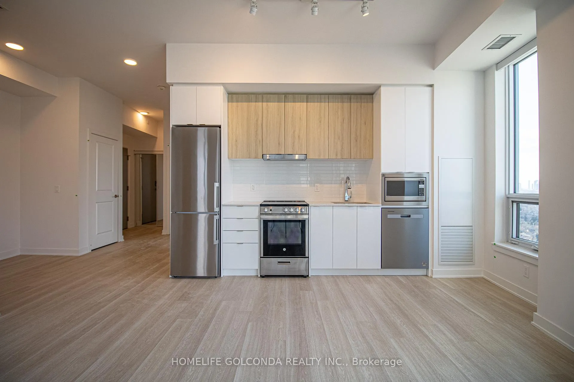 Photo 11 of Unit 2507, 30 upper mall Way, Vaughan, Brownridge — HOMEH