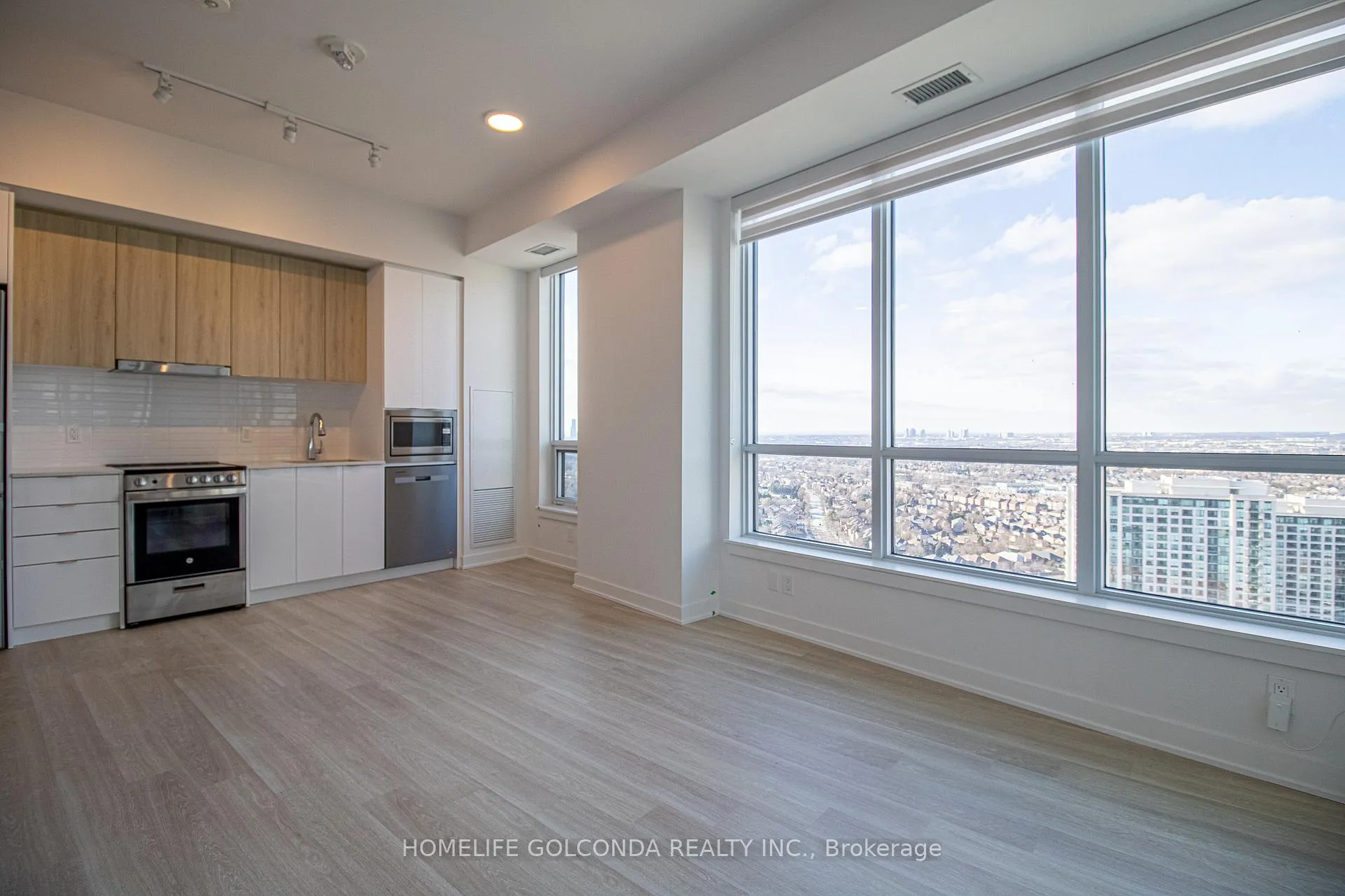 Photo 15 of Unit 2507, 30 upper mall Way, Vaughan, Brownridge — HOMEH