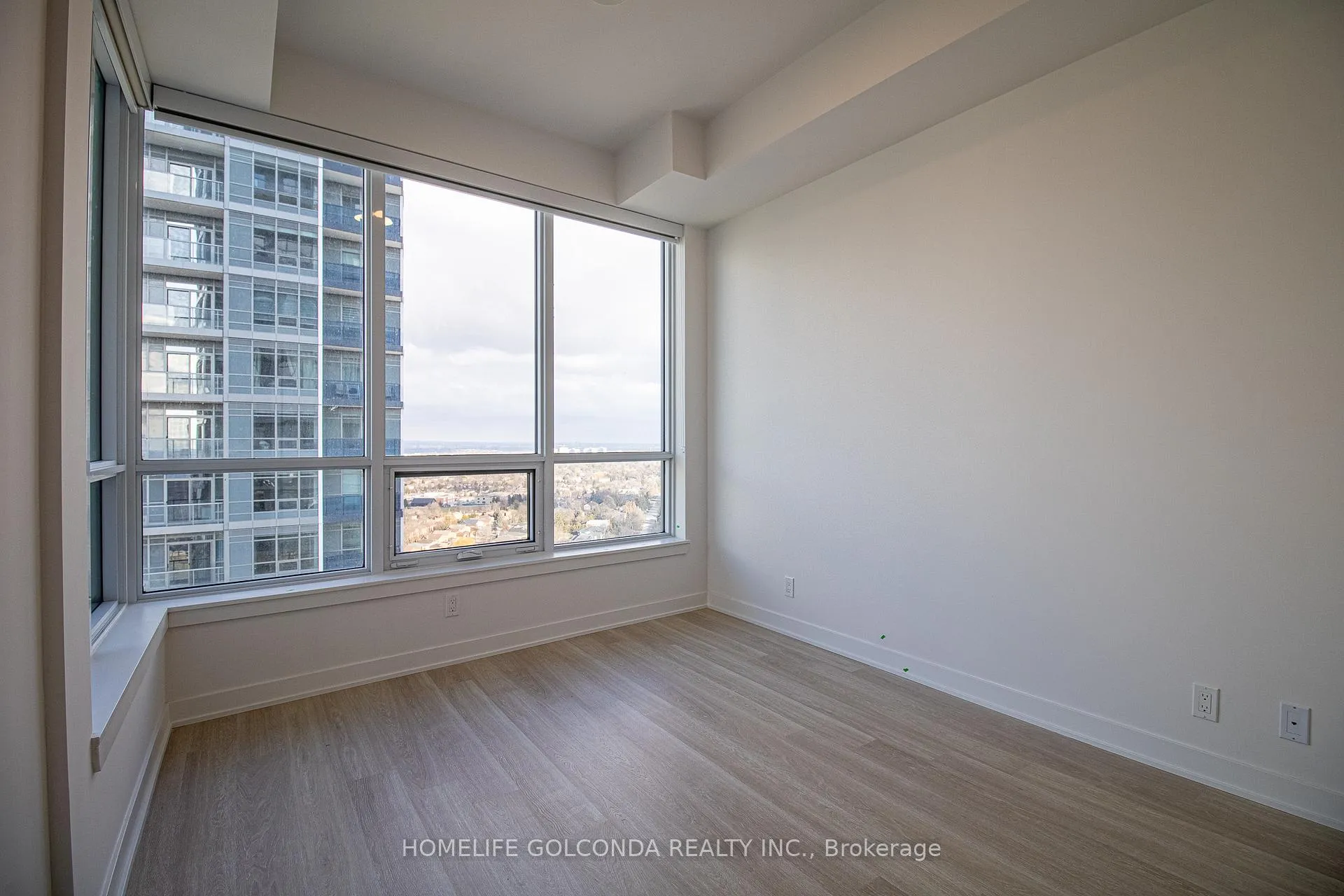 Photo 18 of Unit 2507, 30 upper mall Way, Vaughan, Brownridge — HOMEH