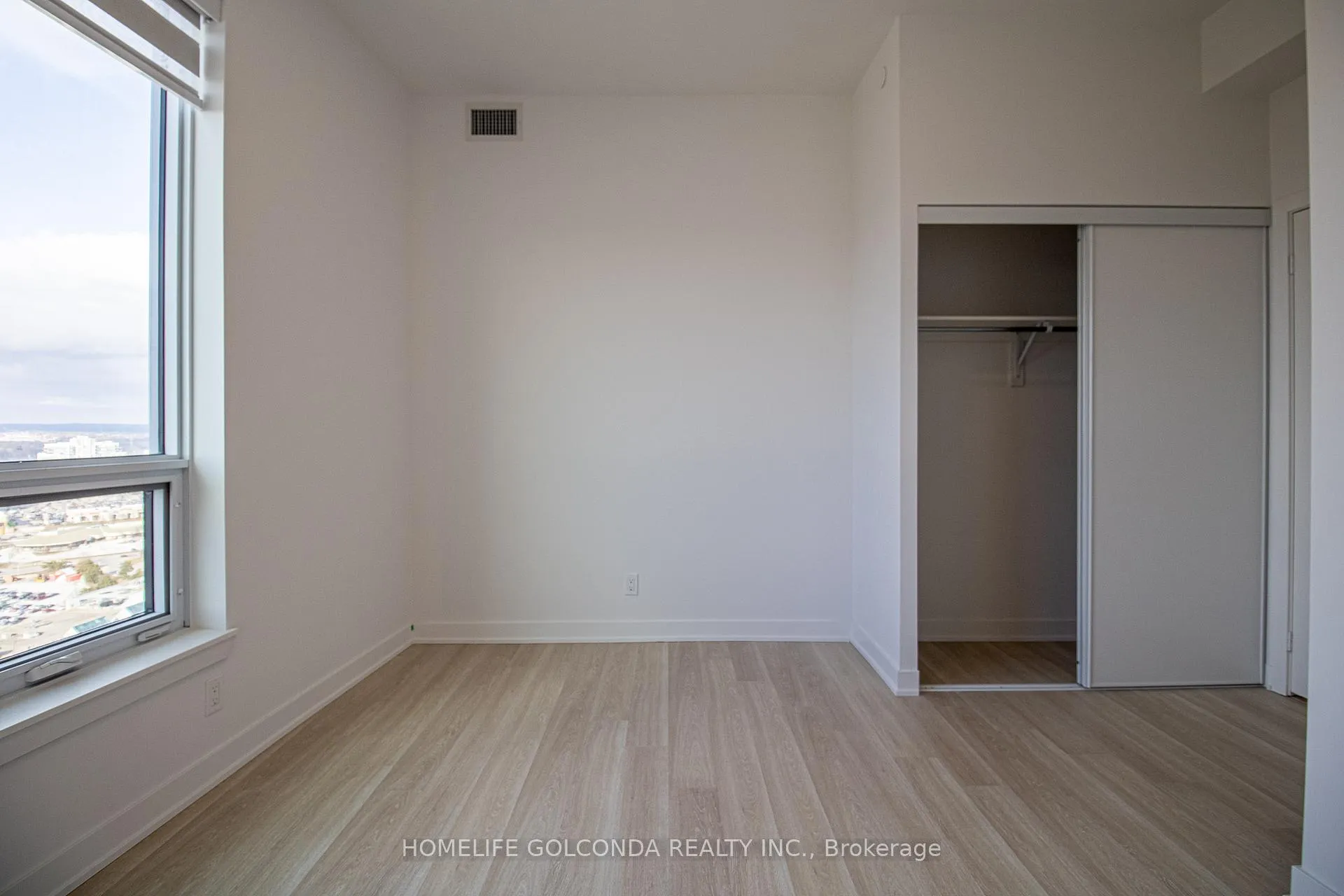 Photo 21 of Unit 2507, 30 upper mall Way, Vaughan, Brownridge — HOMEH