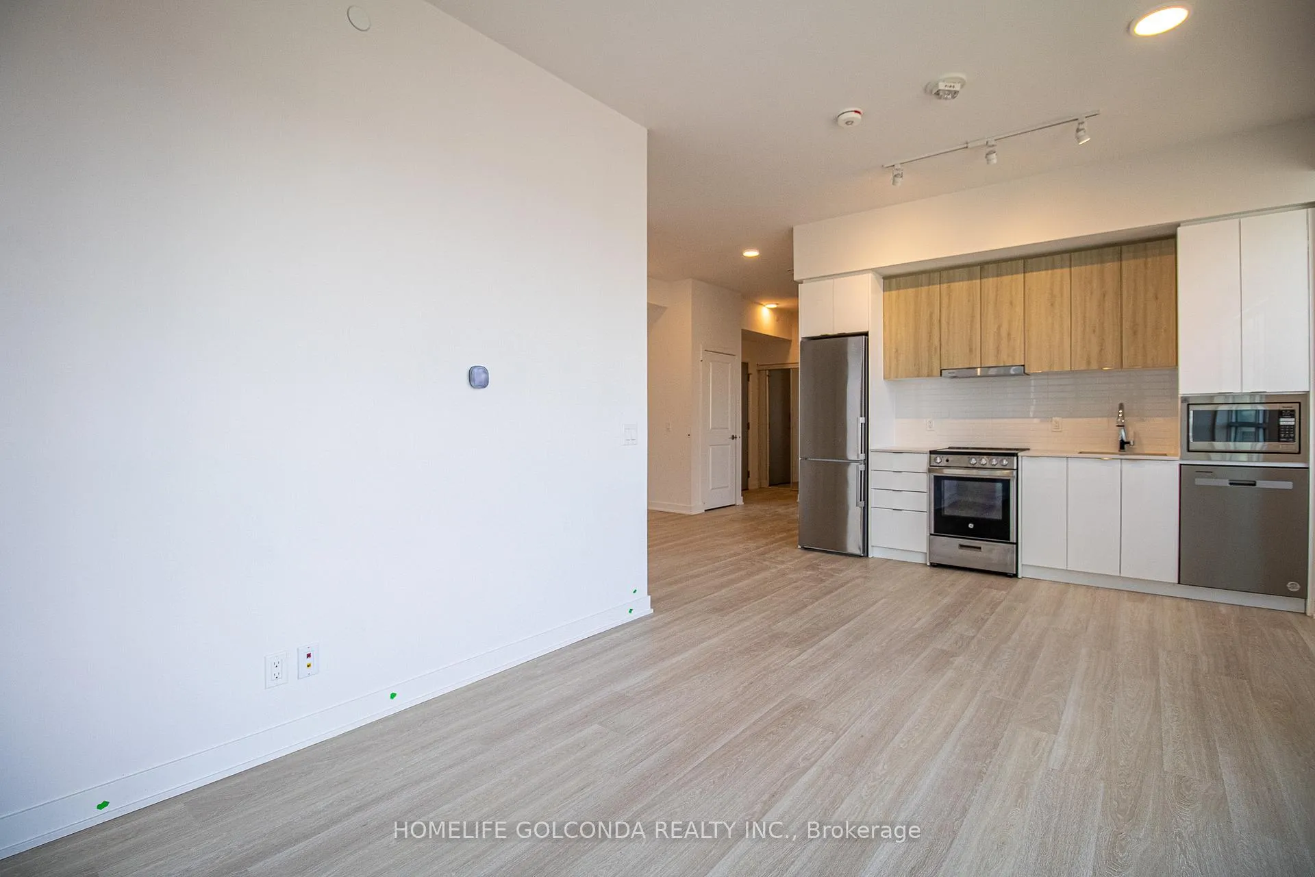 Photo 33 of Unit 2507, 30 upper mall Way, Vaughan, Brownridge — HOMEH