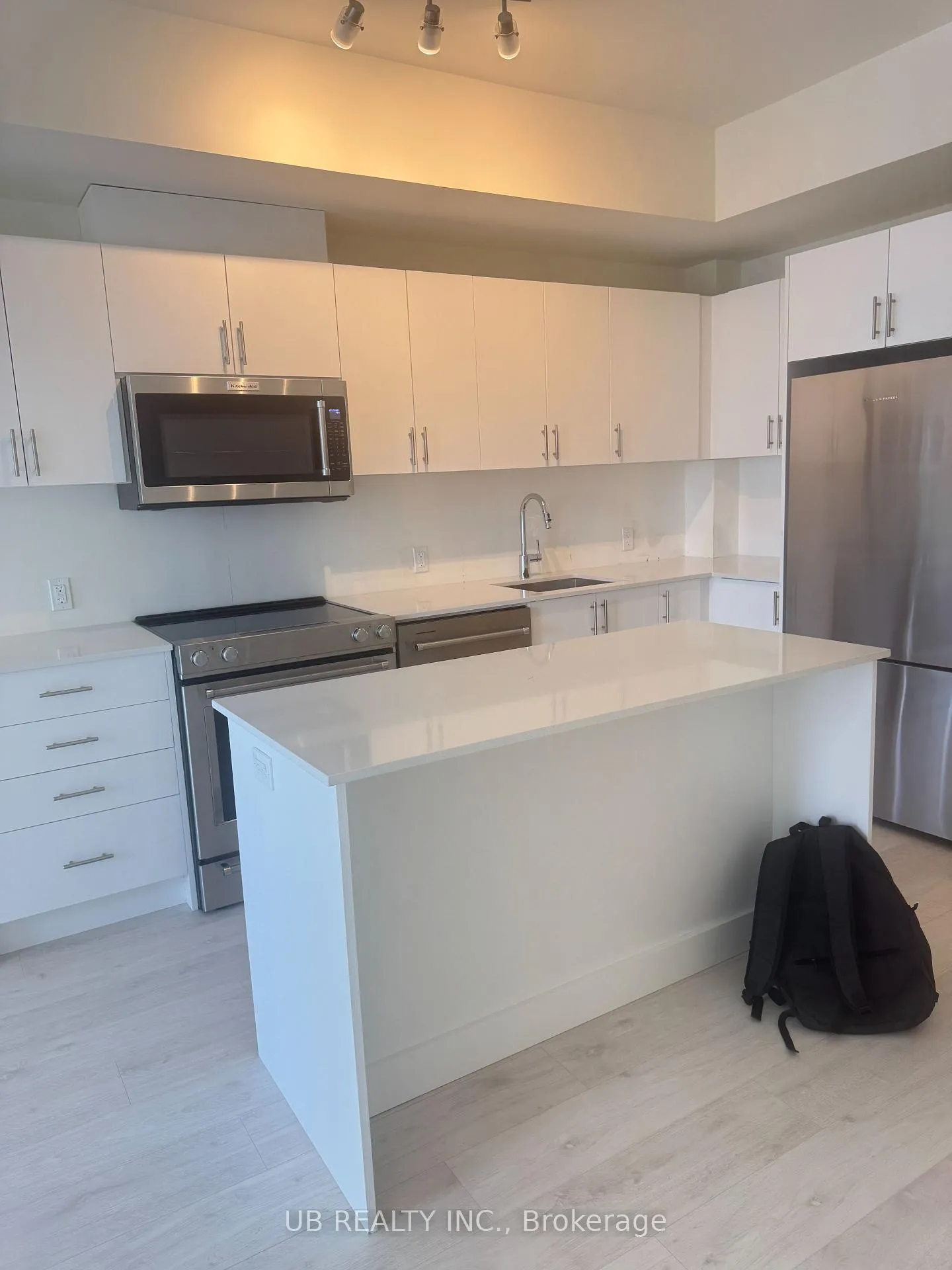 Photo 5 of Unit 2419, 8960 Jane Street, Vaughan, Vellore Village — HOMEH