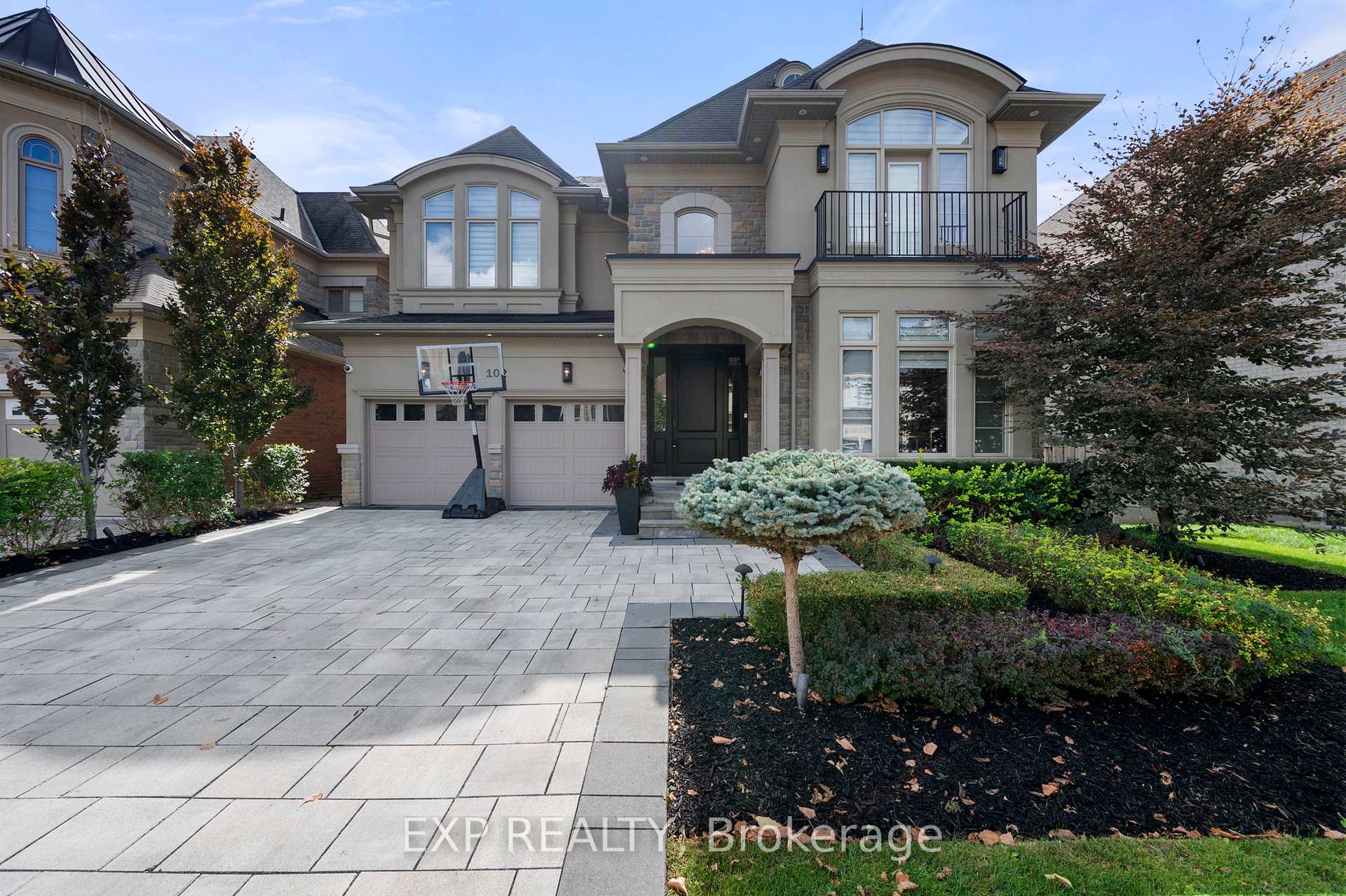 Front of 102 Vines Place
