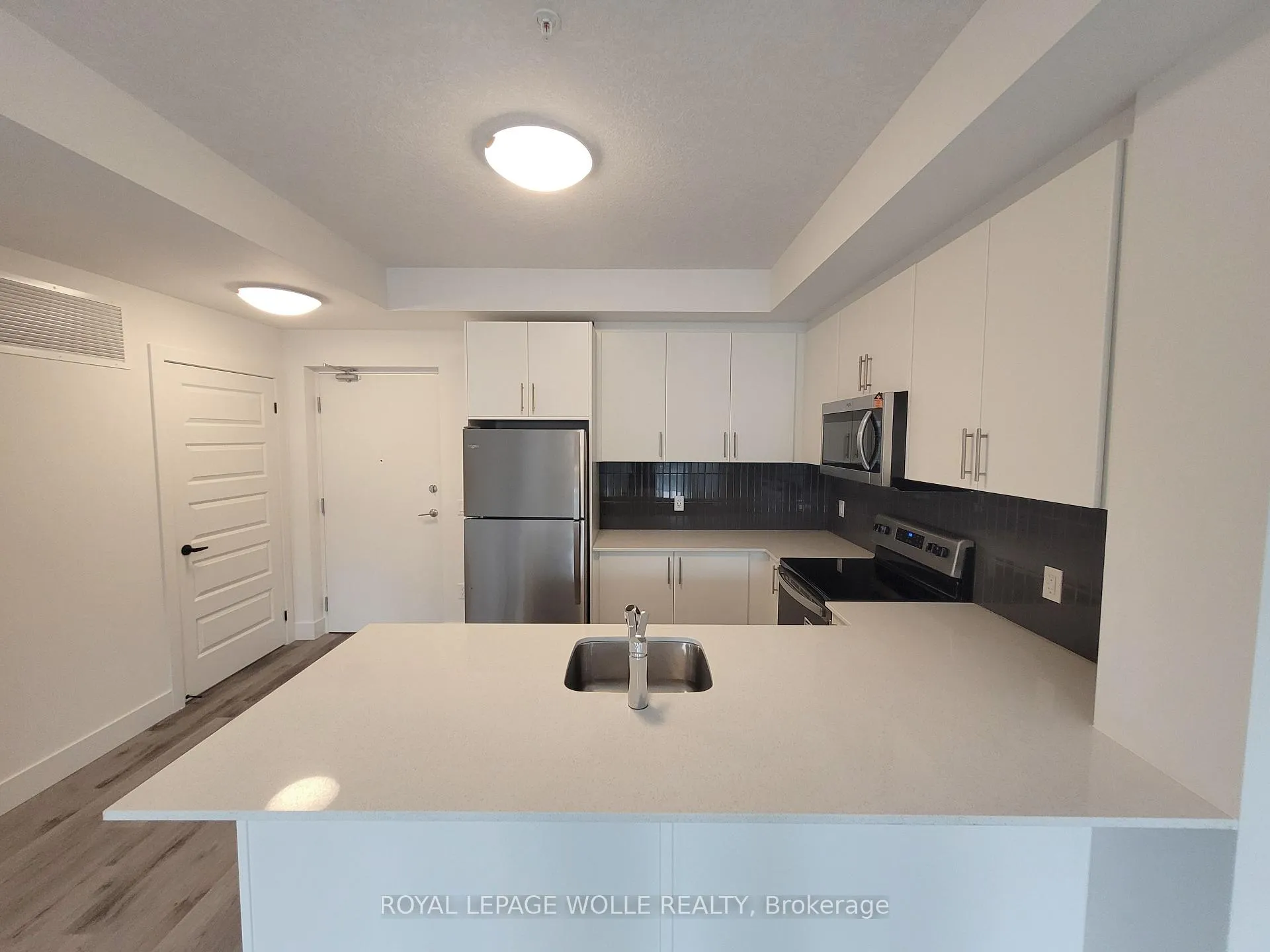 Photo 5 of Unit 406, 1101 Lackner Place, Kitchener — HOMEH