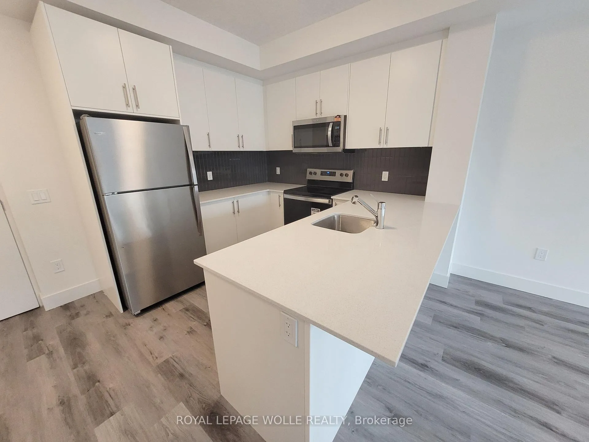 Photo 6 of Unit 406, 1101 Lackner Place, Kitchener — HOMEH