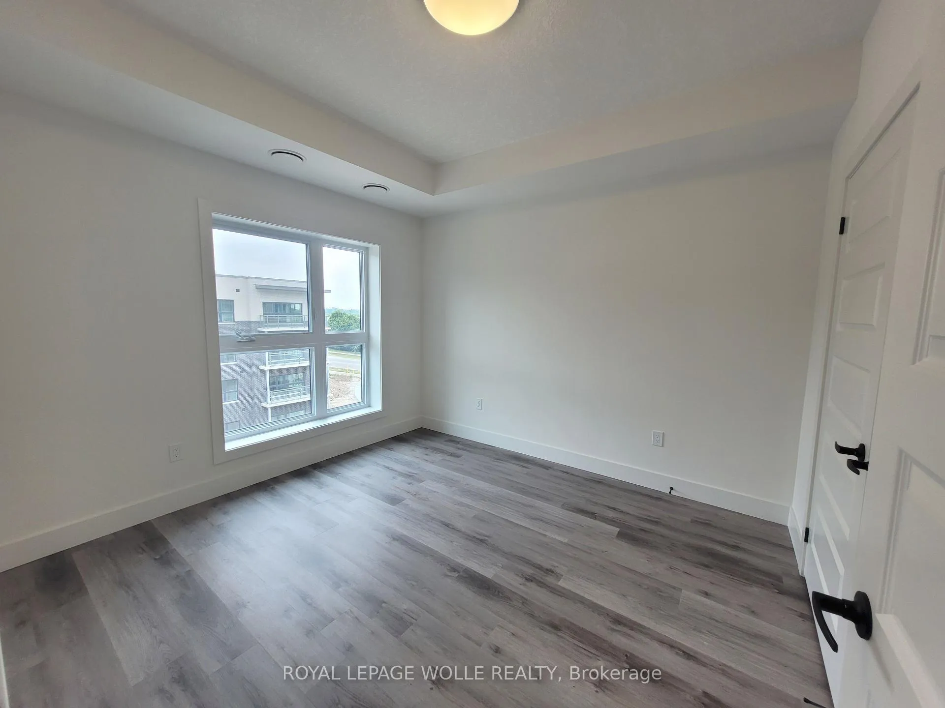 Photo 10 of Unit 406, 1101 Lackner Place, Kitchener — HOMEH