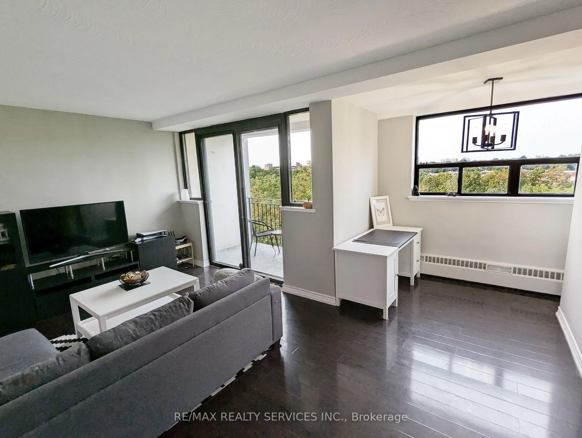 Photo 8 of Unit 417, 188 Mill Street S, Brampton, Brampton South — HOMEH