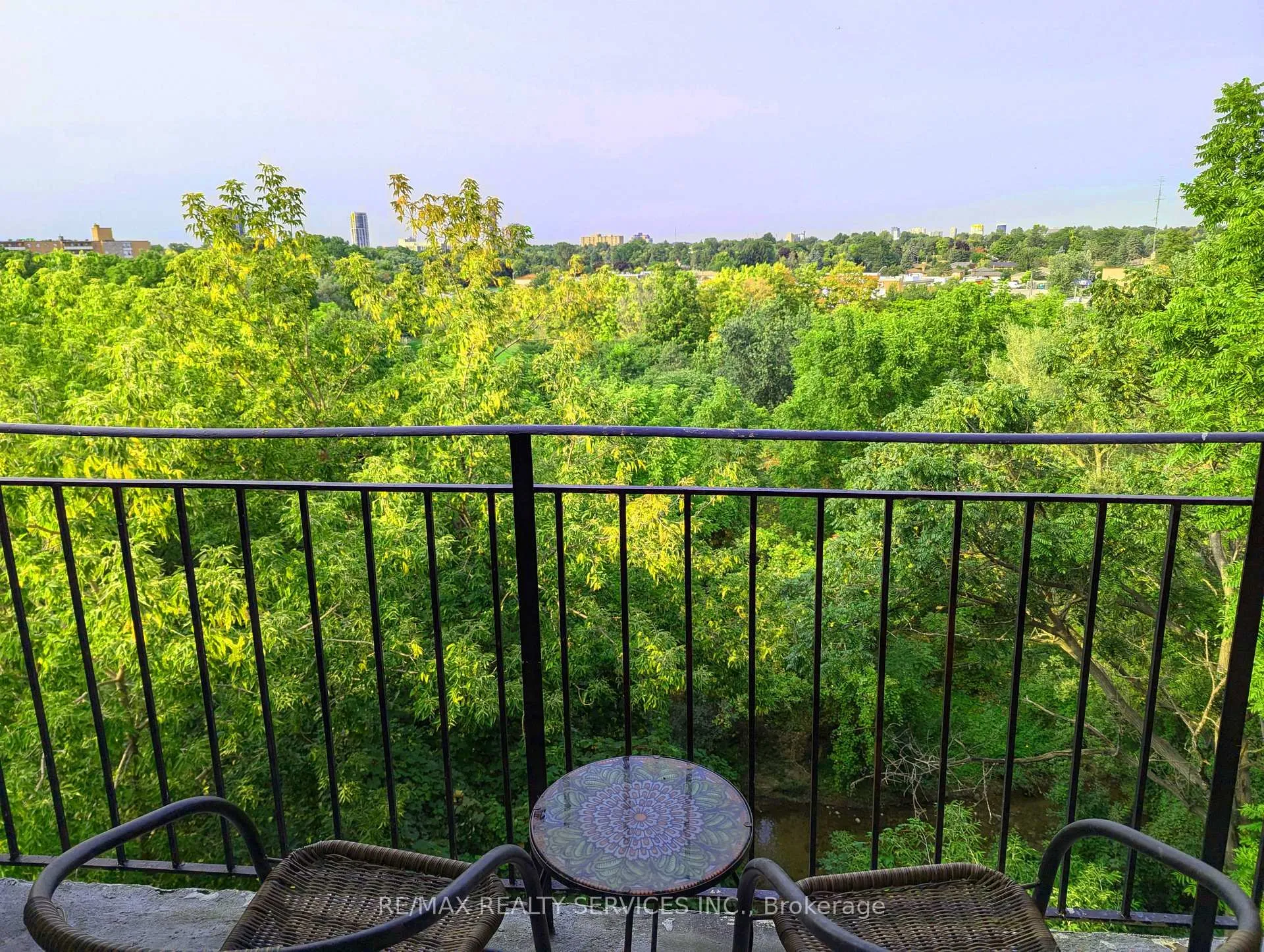 Photo 10 of Unit 417, 188 Mill Street S, Brampton, Brampton South — HOMEH