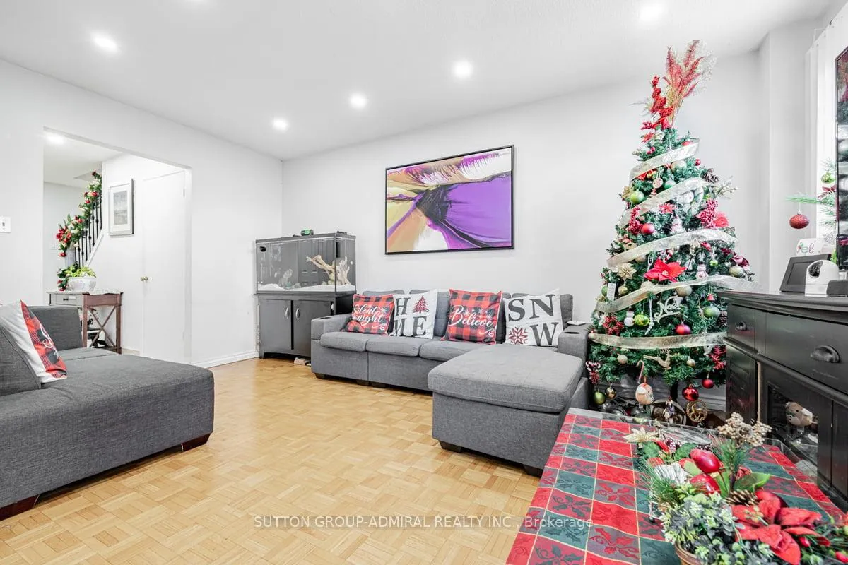 Photo 8 of 52 New Seabury Drive, Vaughan, Glen Shields — HOMEH
