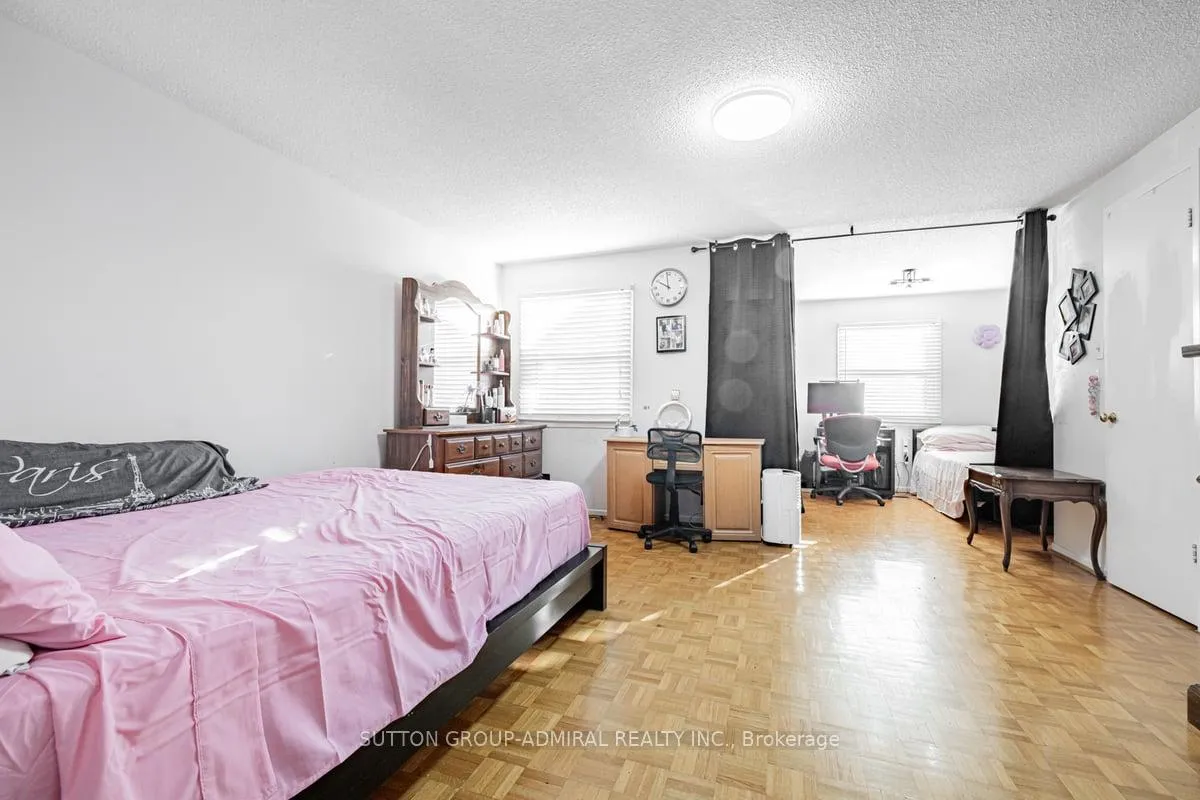 Photo 17 of 52 New Seabury Drive, Vaughan, Glen Shields — HOMEH