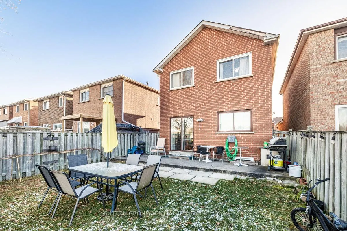 Photo 30 of 52 New Seabury Drive, Vaughan, Glen Shields — HOMEH