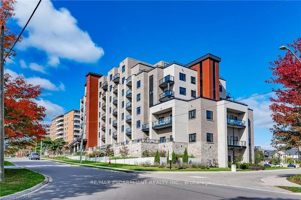 Photo 2 of Unit 703, 30 Hamilton Street S, Hamilton, Waterdown — HOMEH
