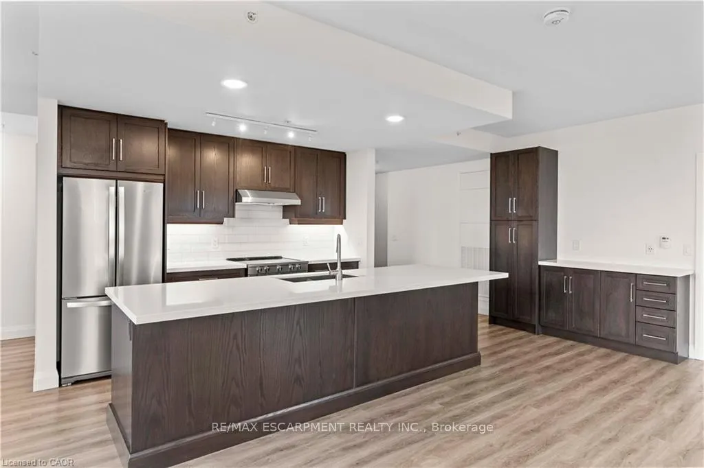 Photo 10 of Unit 703, 30 Hamilton Street S, Hamilton, Waterdown — HOMEH