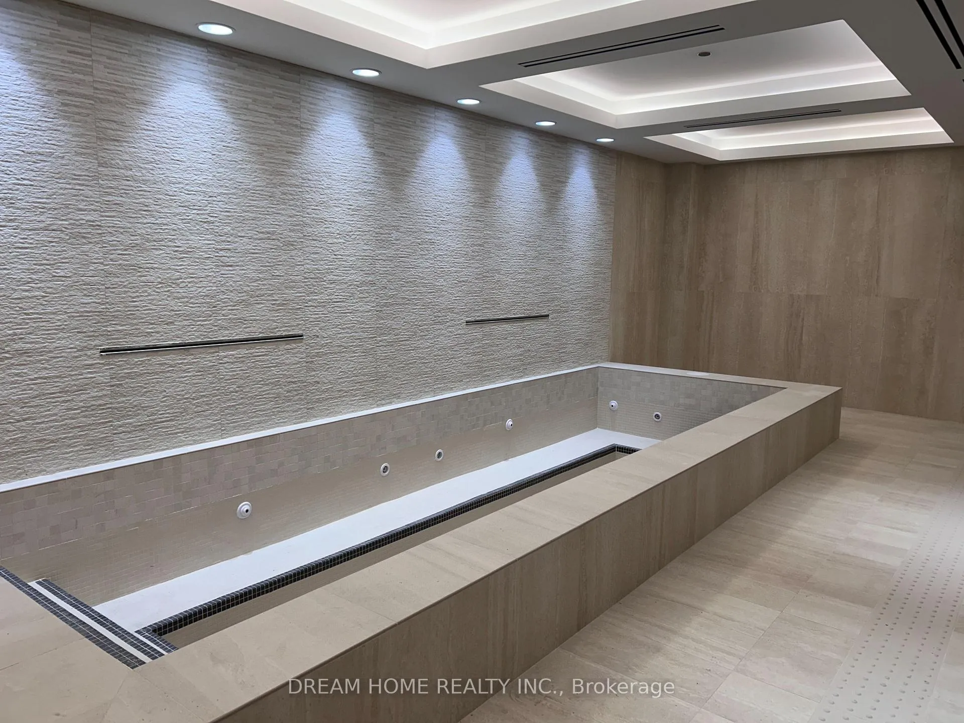 Photo 15 of Unit 1603, 117 Broadway Avenue, Toronto, Mount Pleasant West — HOMEH