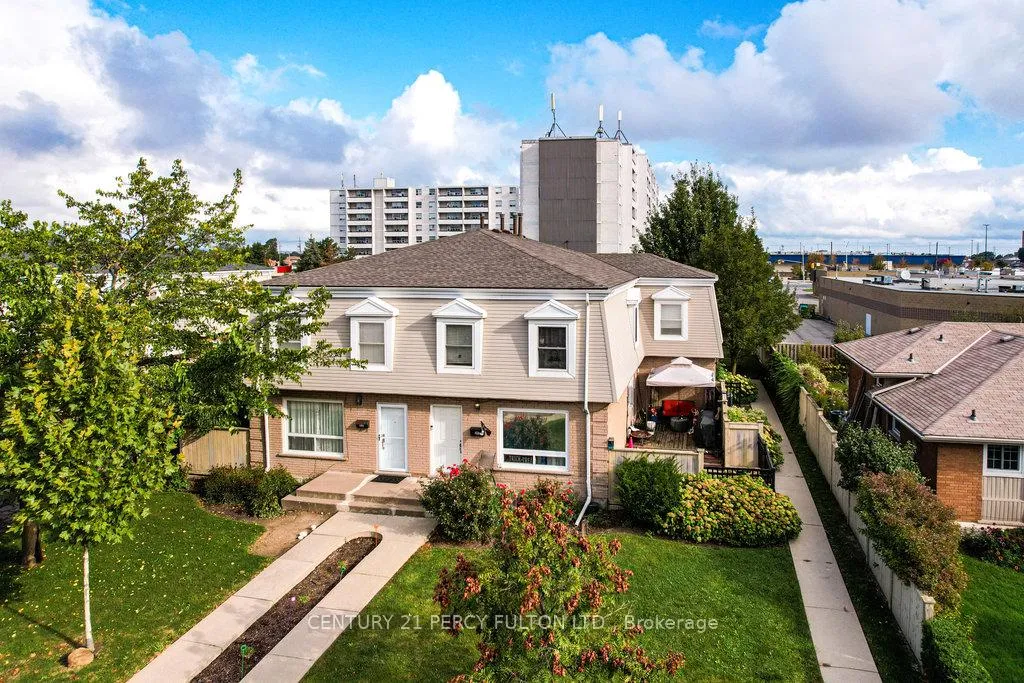 Photo 2 of 102 Neil Avenue, Hamilton, Stoney Creek — HOMEH
