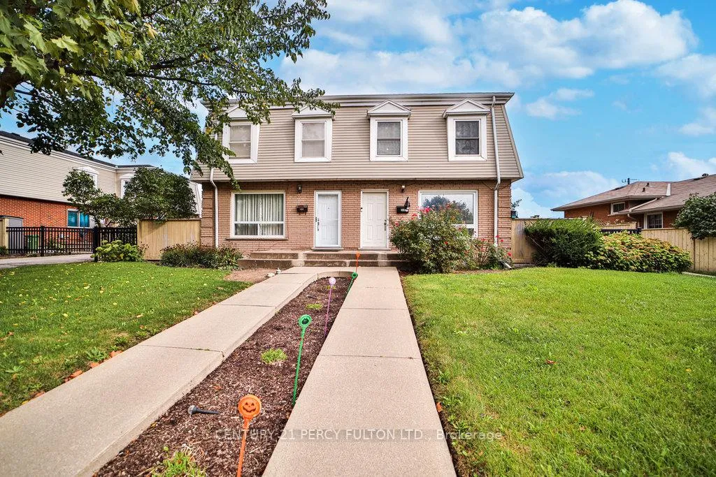 Photo 3 of 102 Neil Avenue, Hamilton, Stoney Creek — HOMEH
