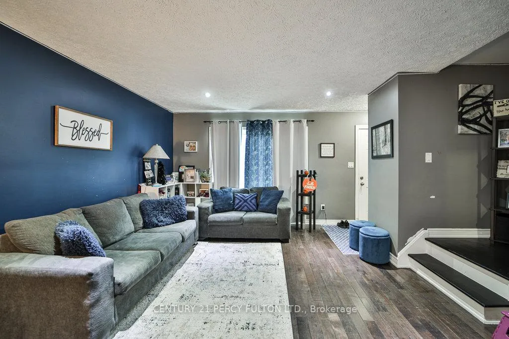Photo 4 of 102 Neil Avenue, Hamilton, Stoney Creek — HOMEH