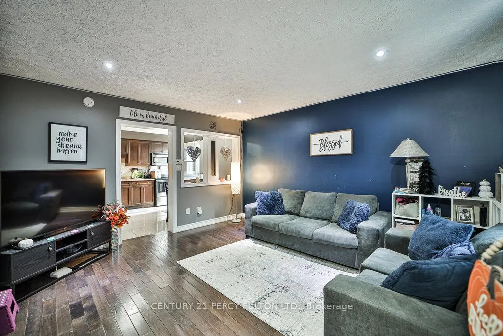 Photo 5 of 102 Neil Avenue, Hamilton, Stoney Creek — HOMEH
