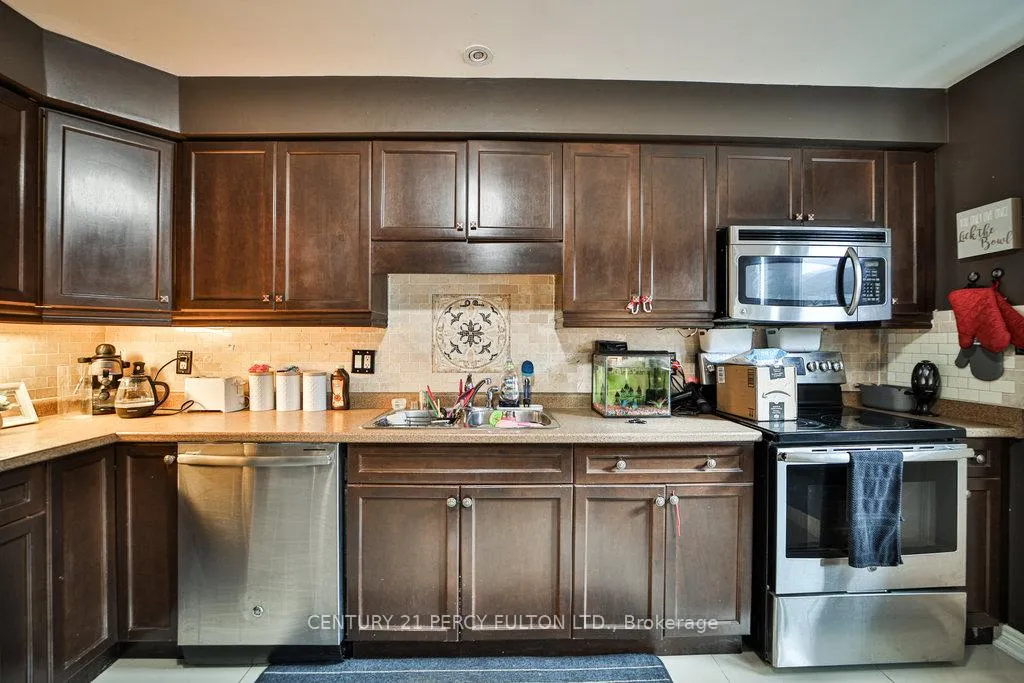 Photo 8 of 102 Neil Avenue, Hamilton, Stoney Creek — HOMEH