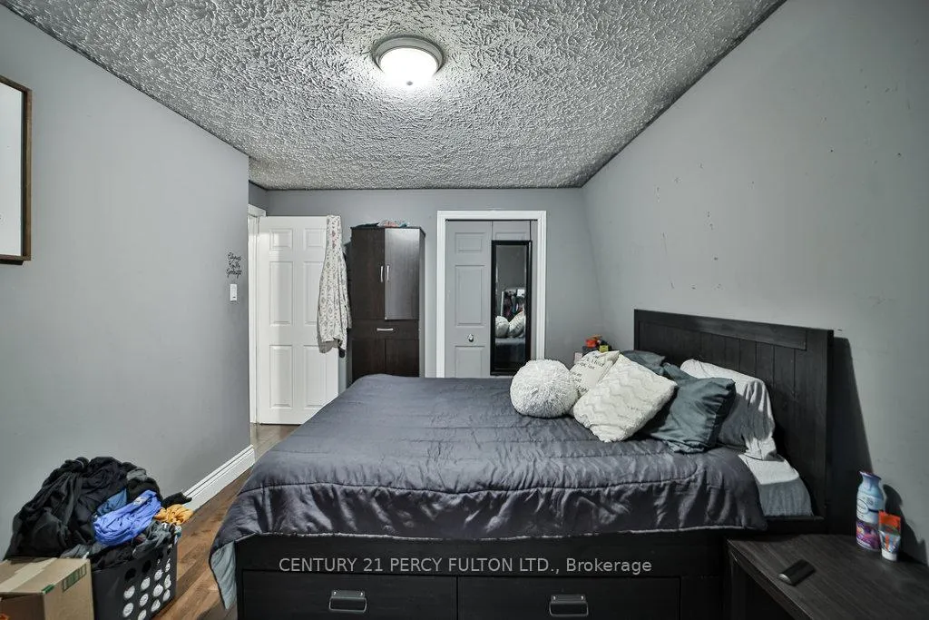 Photo 12 of 102 Neil Avenue, Hamilton, Stoney Creek — HOMEH