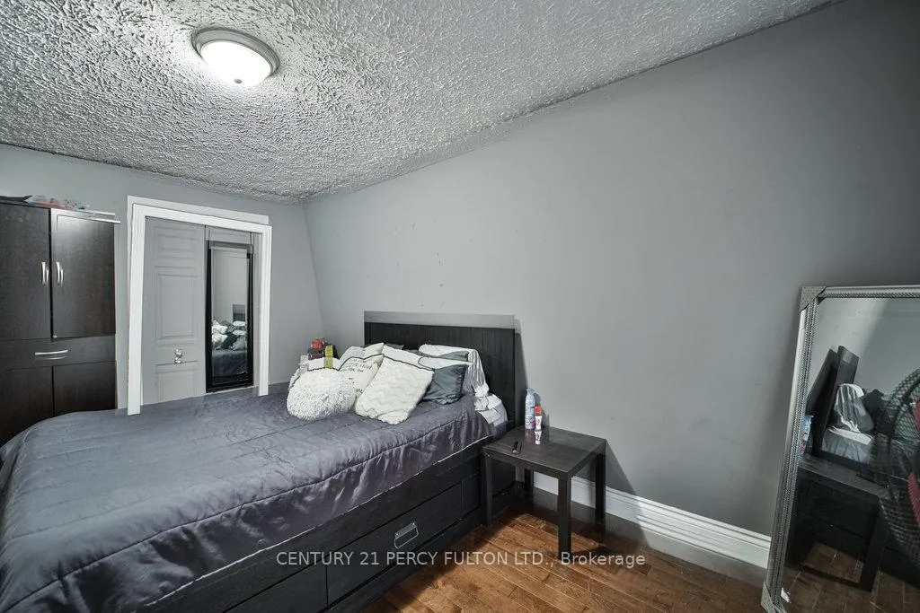 Photo 13 of 102 Neil Avenue, Hamilton, Stoney Creek — HOMEH