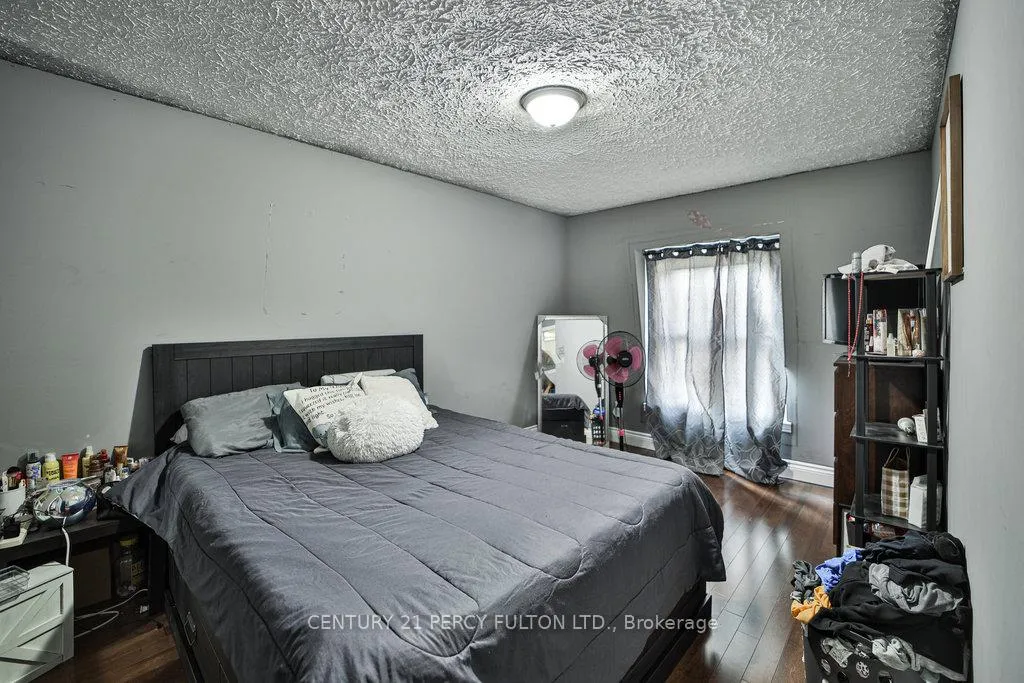 Photo 14 of 102 Neil Avenue, Hamilton, Stoney Creek — HOMEH