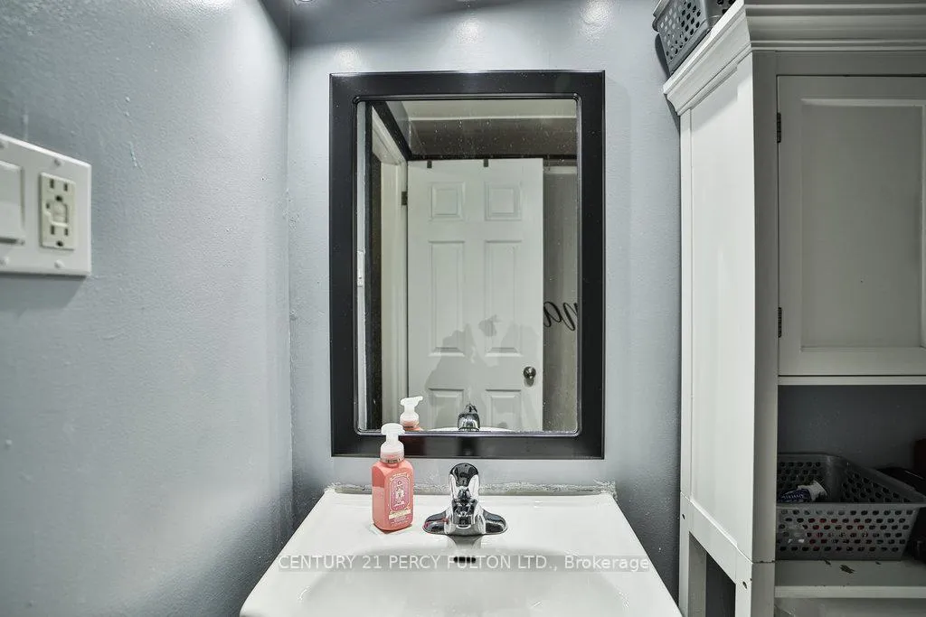 Photo 16 of 102 Neil Avenue, Hamilton, Stoney Creek — HOMEH