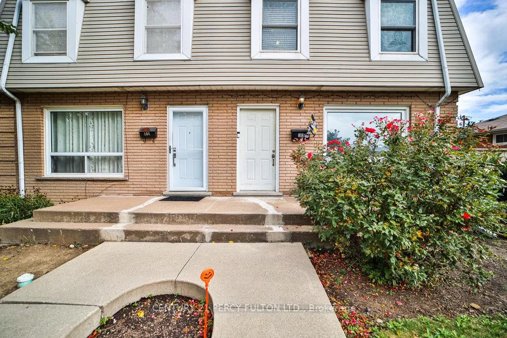 Photo 18 of 102 Neil Avenue, Hamilton, Stoney Creek — HOMEH