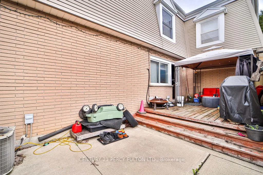 Photo 23 of 102 Neil Avenue, Hamilton, Stoney Creek — HOMEH
