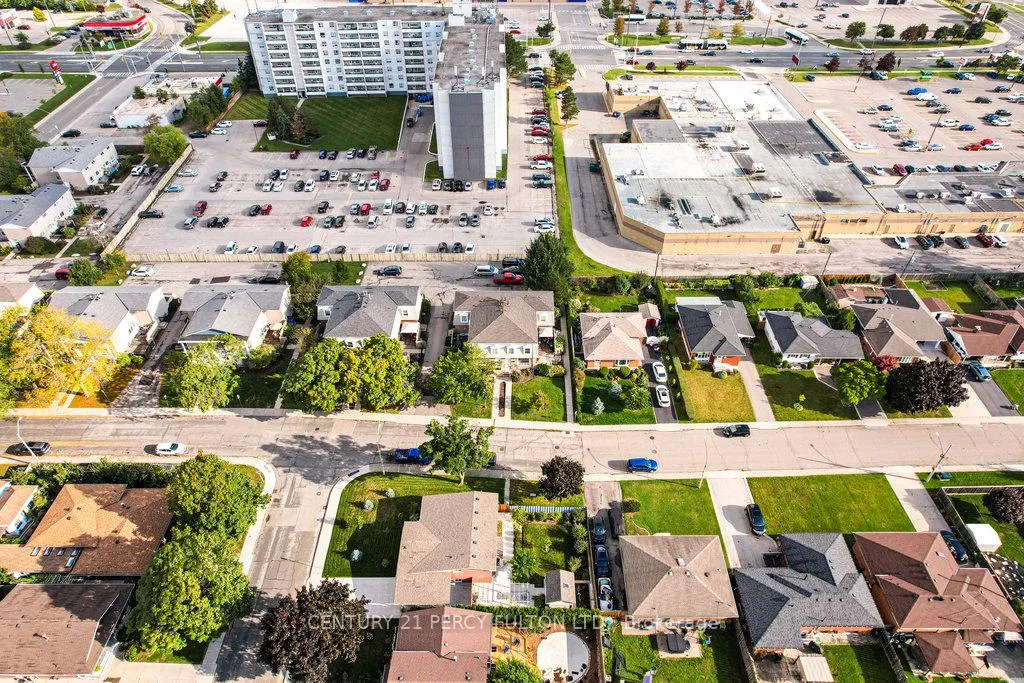 Photo 30 of 102 Neil Avenue, Hamilton, Stoney Creek — HOMEH