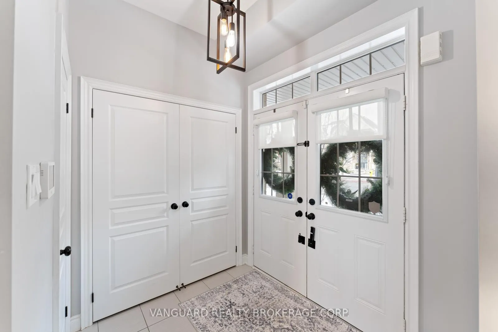 Photo 3 of 138 Barons Street, Vaughan, Kleinburg — HOMEH
