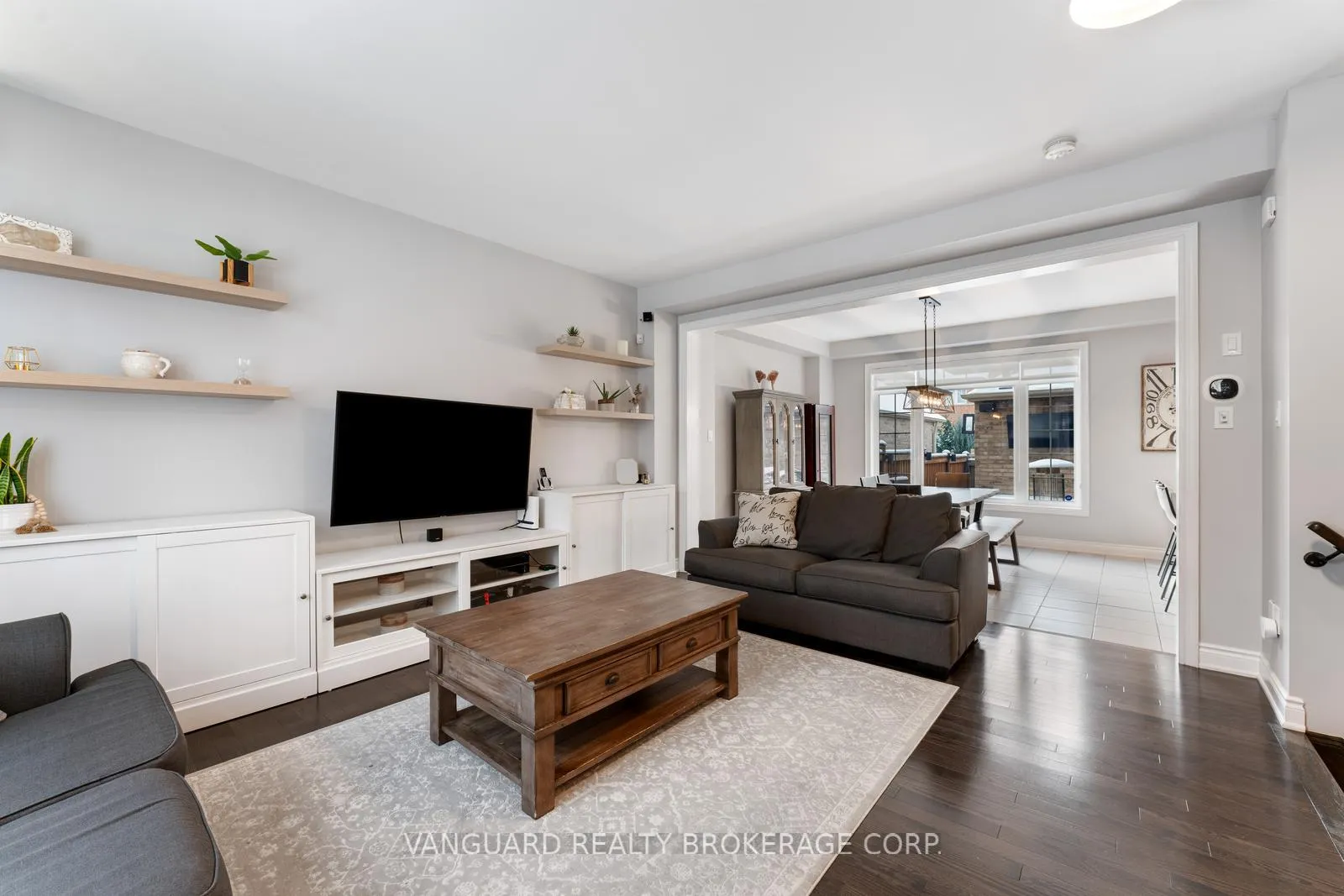 Photo 5 of 138 Barons Street, Vaughan, Kleinburg — HOMEH