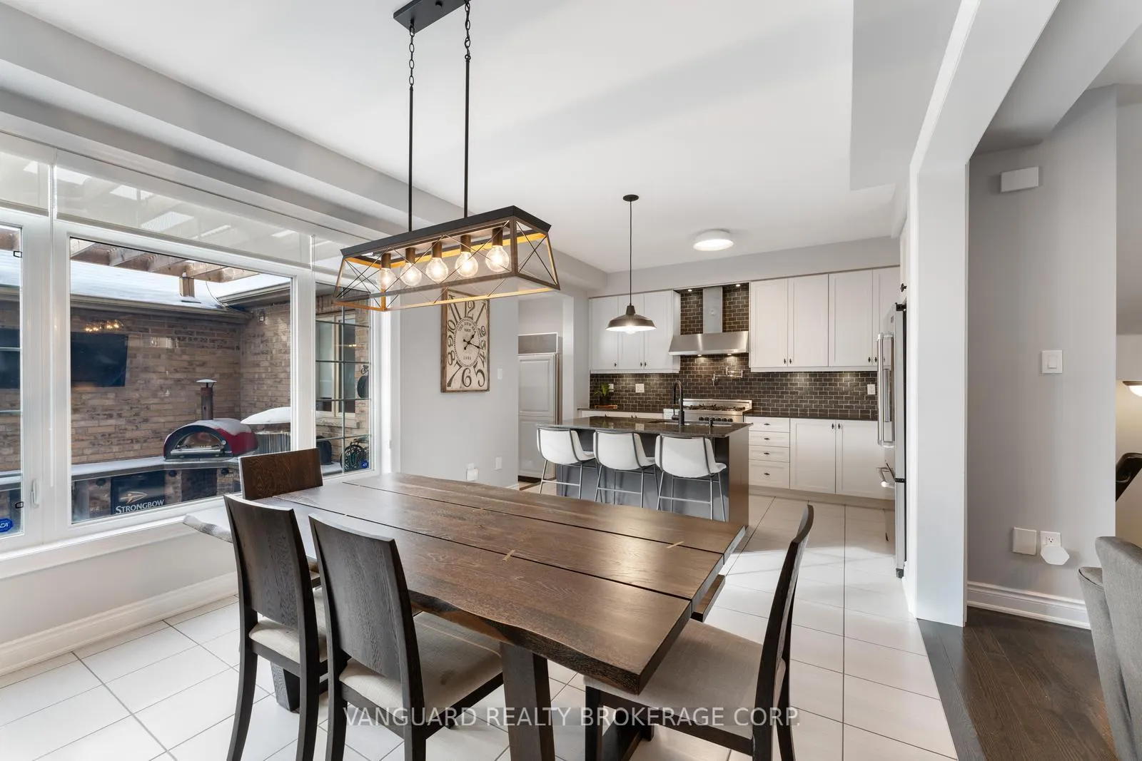 Photo 9 of 138 Barons Street, Vaughan, Kleinburg — HOMEH