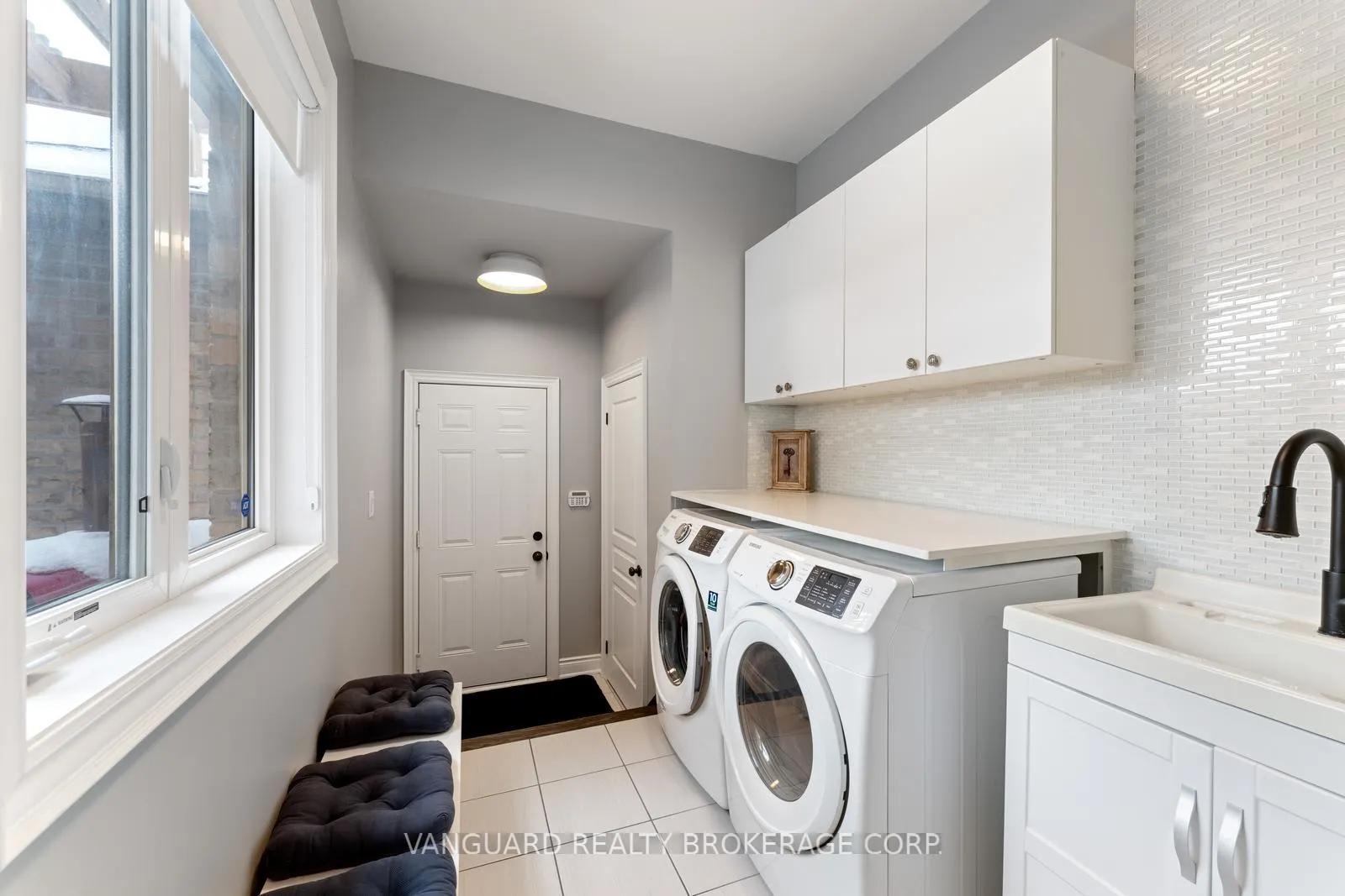 Photo 16 of 138 Barons Street, Vaughan, Kleinburg — HOMEH