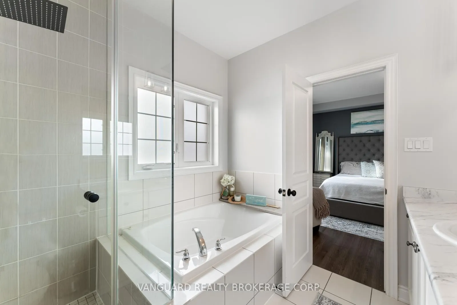 Photo 23 of 138 Barons Street, Vaughan, Kleinburg — HOMEH