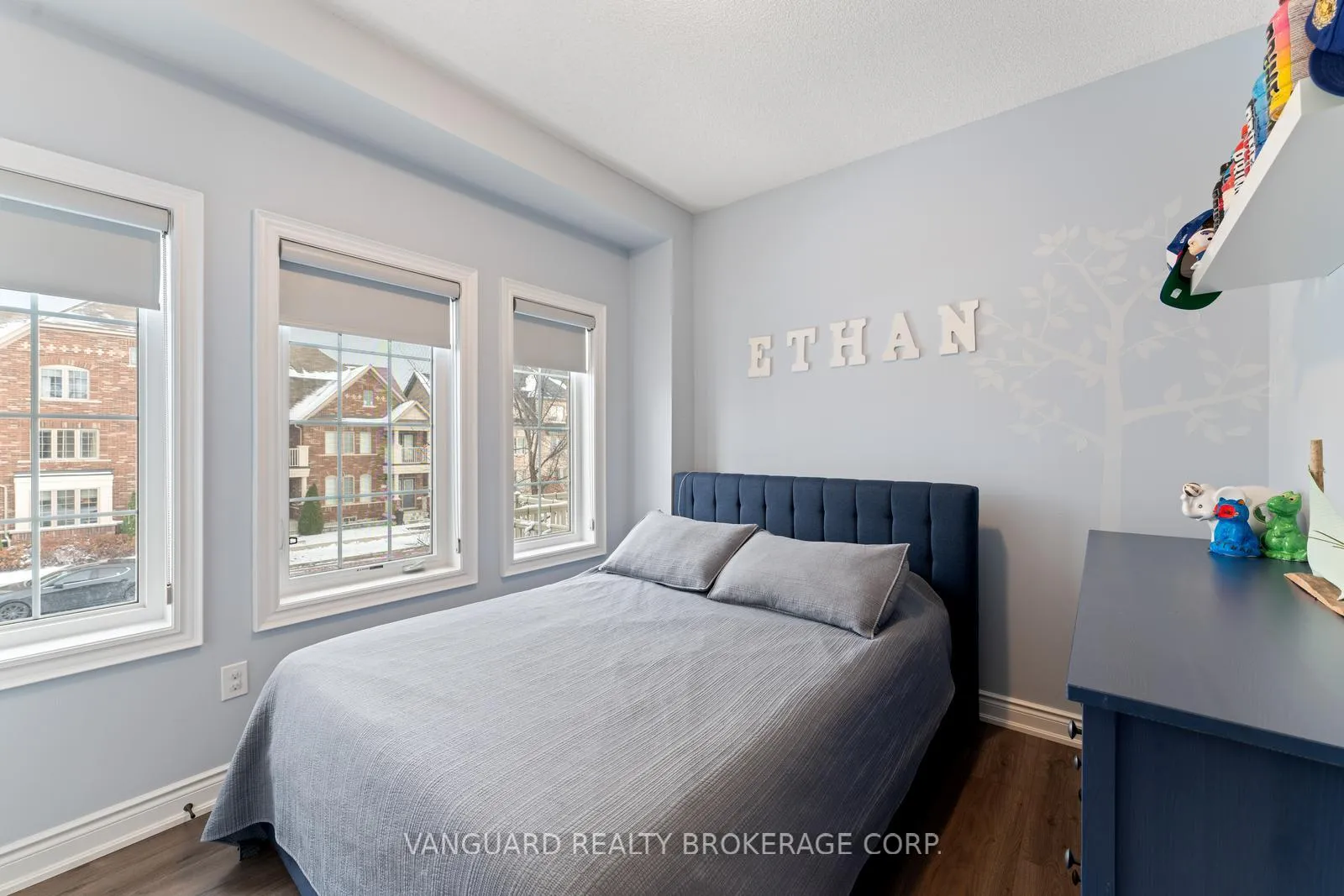 Photo 24 of 138 Barons Street, Vaughan, Kleinburg — HOMEH