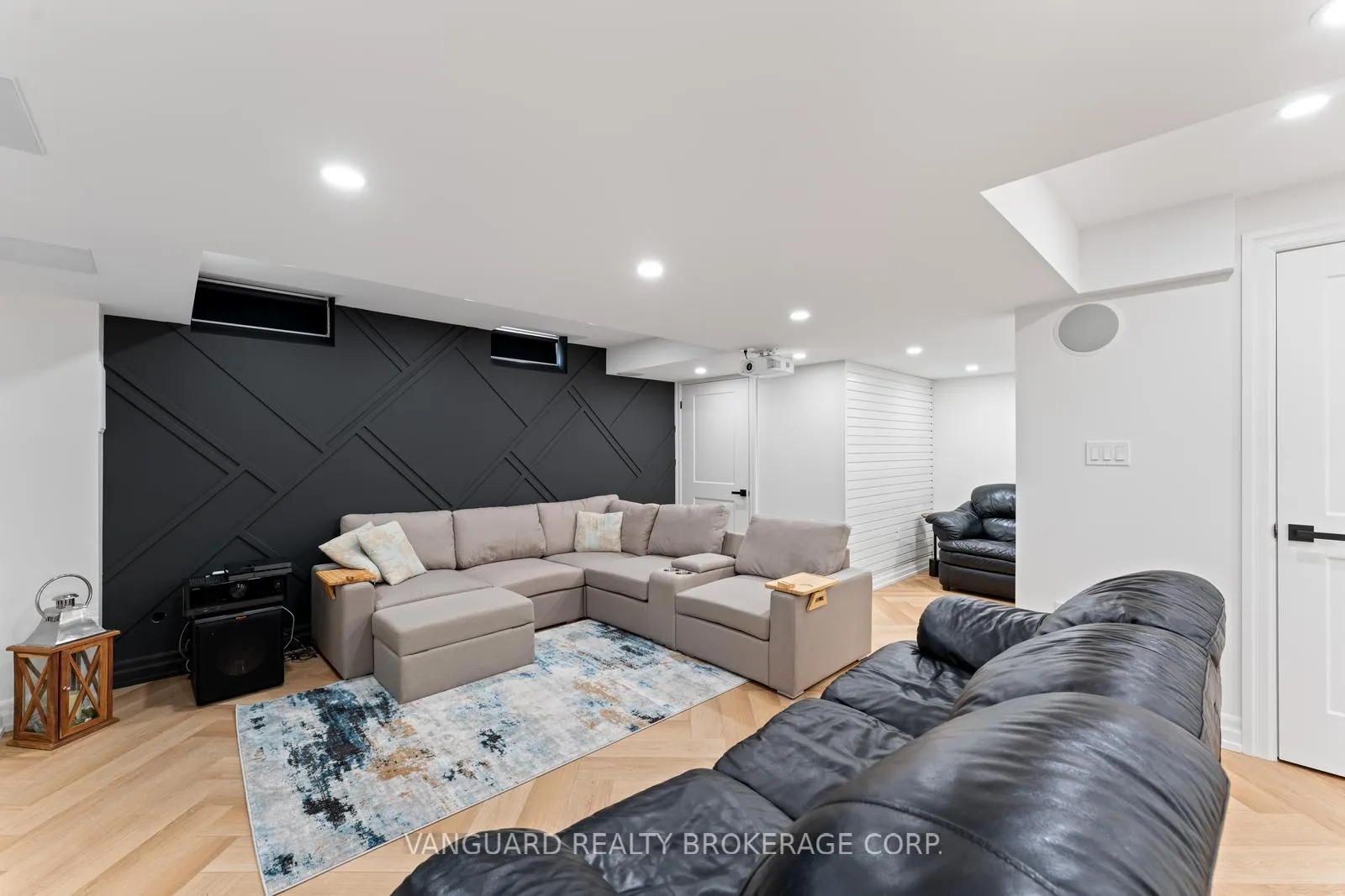 Photo 35 of 138 Barons Street, Vaughan, Kleinburg — HOMEH