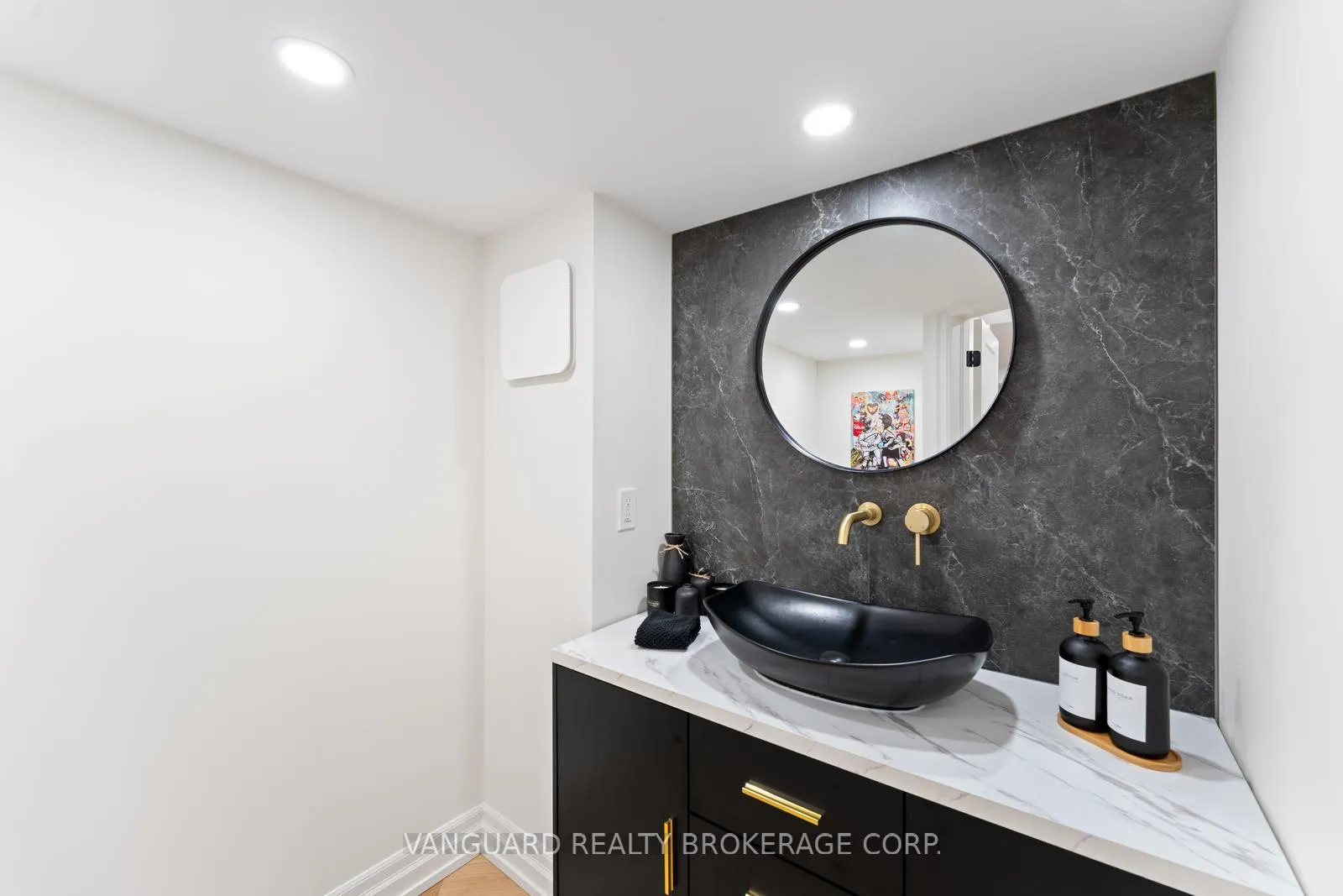 Photo 37 of 138 Barons Street, Vaughan, Kleinburg — HOMEH