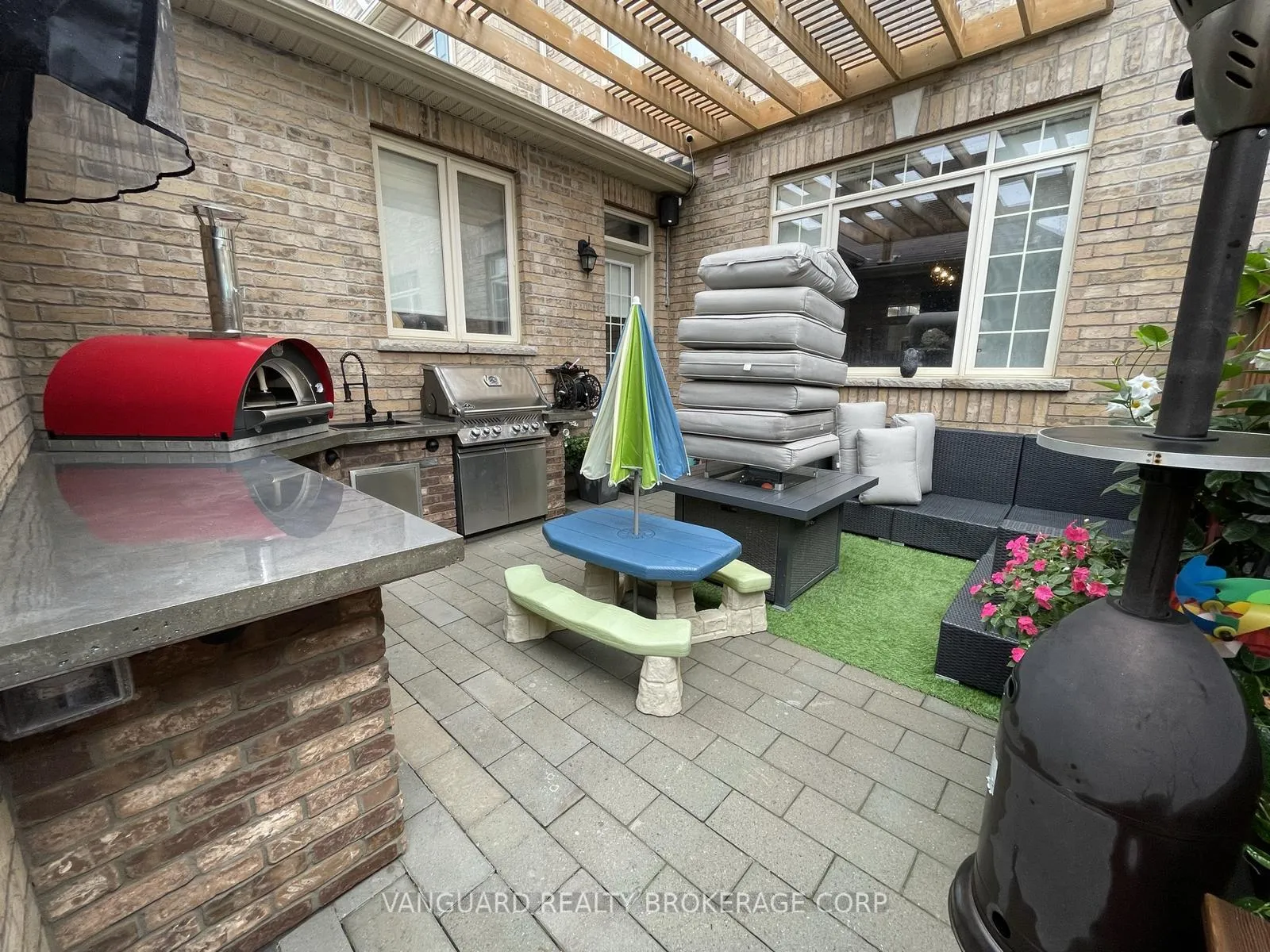 Photo 39 of 138 Barons Street, Vaughan, Kleinburg — HOMEH