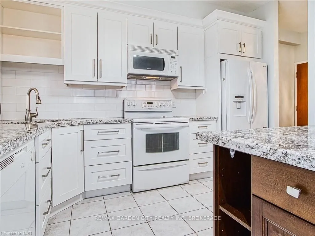 Photo 16 of Unit 103, 81 Scott Street, St. Catharines, Lakeport — HOMEH