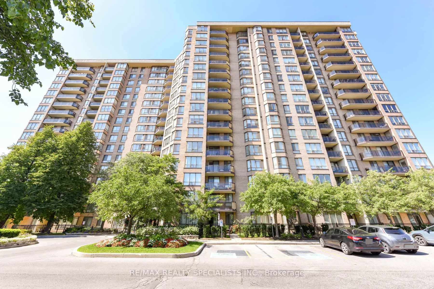 Photo 2 of Unit 1010, 20 Cherrytree Drive, Brampton, Fletcher's Creek South — HOMEH