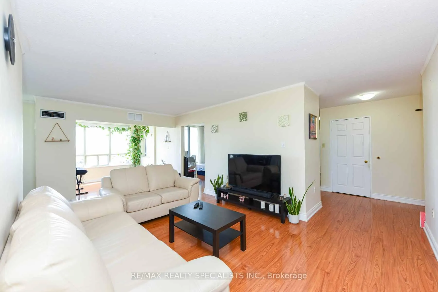 Photo 9 of Unit 1010, 20 Cherrytree Drive, Brampton, Fletcher's Creek South — HOMEH