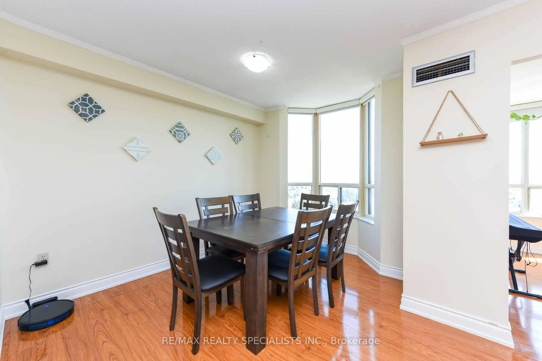 Photo 10 of Unit 1010, 20 Cherrytree Drive, Brampton, Fletcher's Creek South — HOMEH