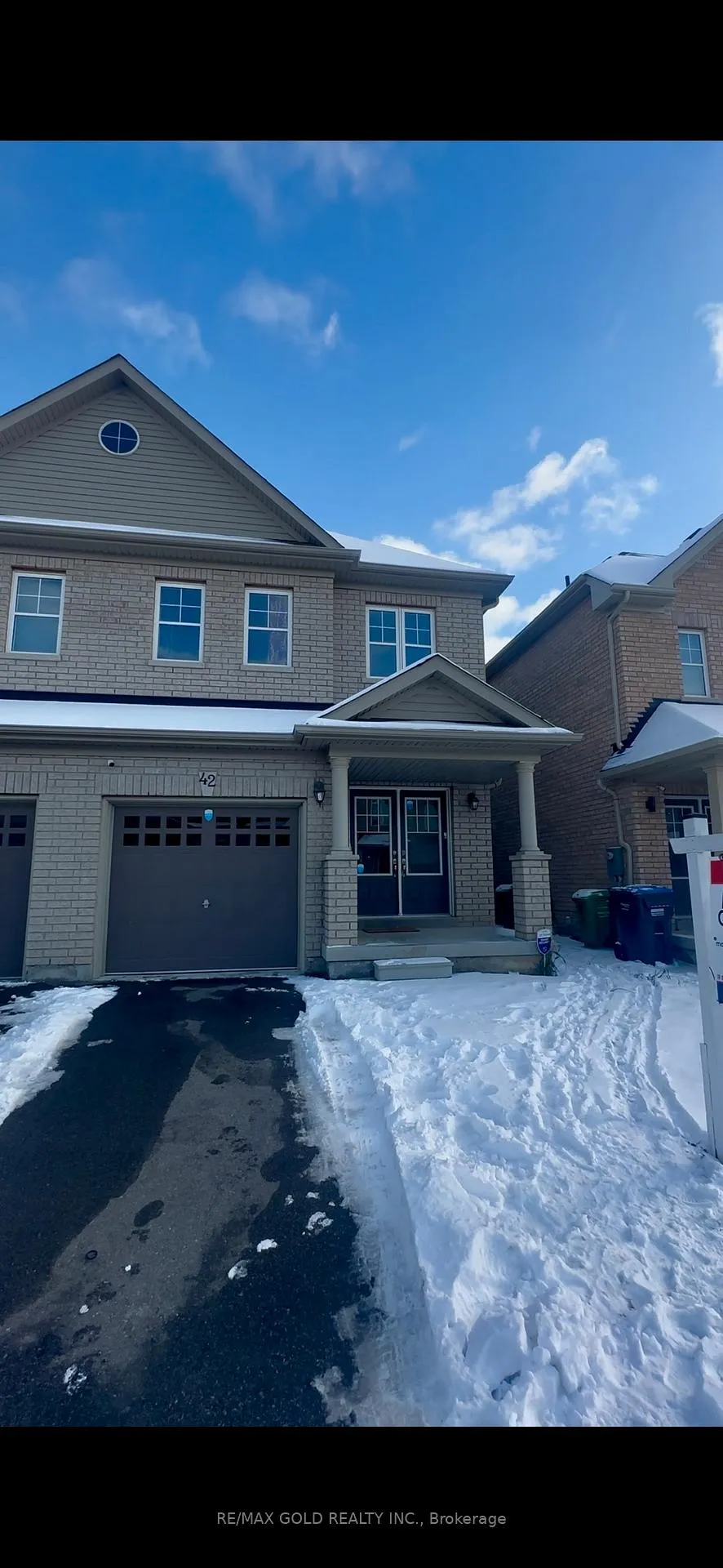 Front of 42 Lanark Circle