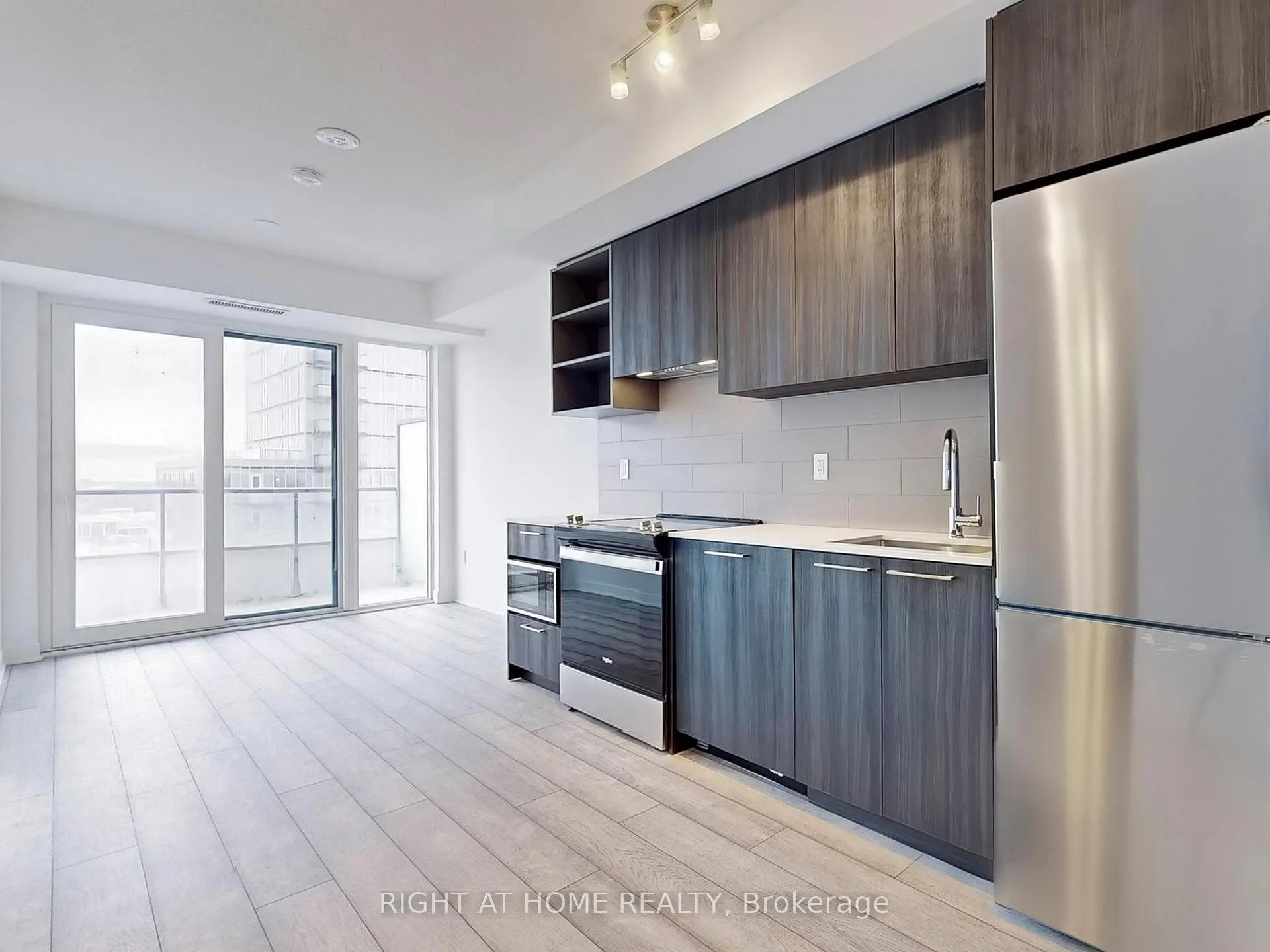Photo 4 of Unit 1101, 260 Malta Avenue, Brampton, Fletcher's Creek South — HOMEH
