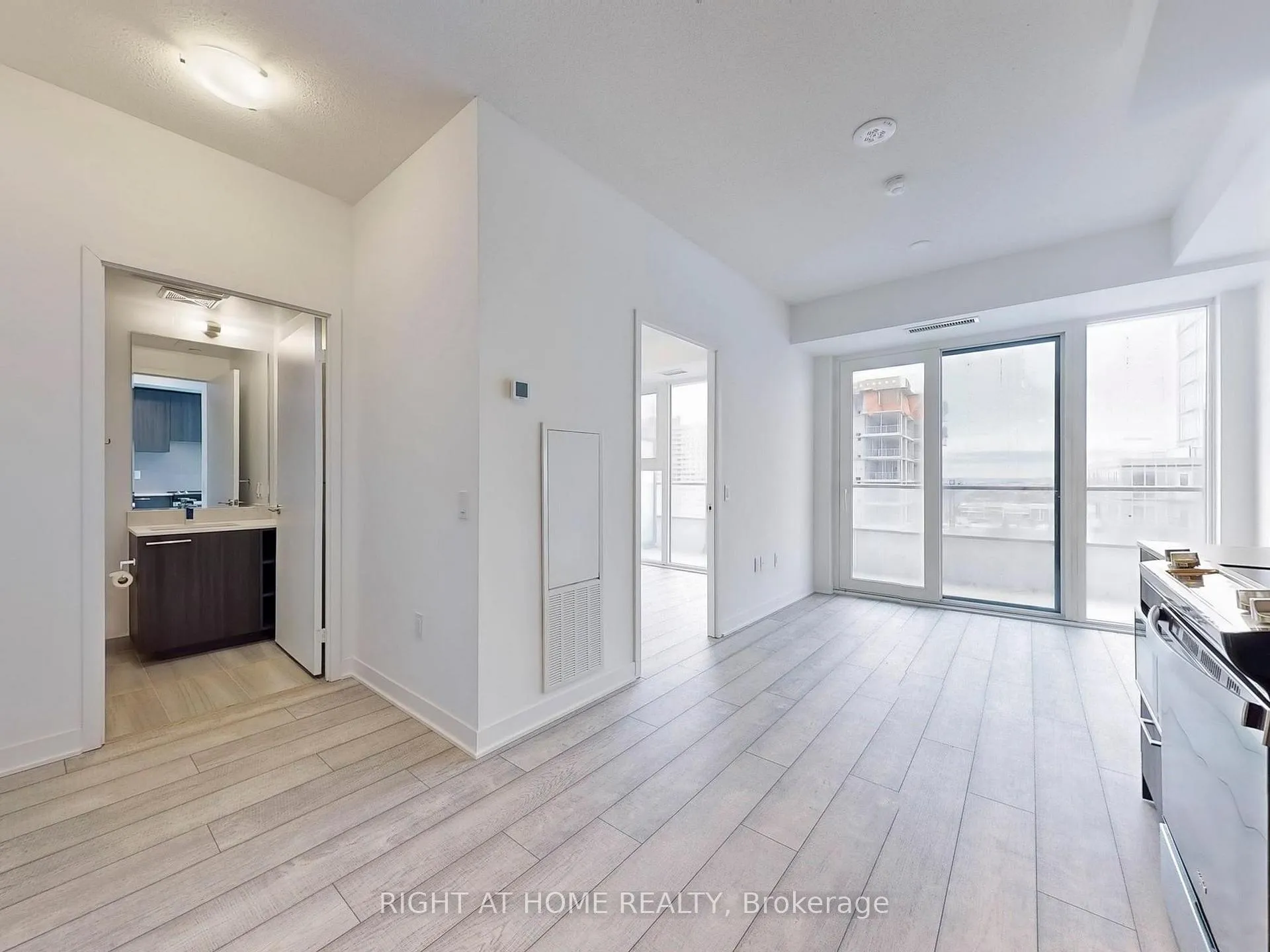 Photo 5 of Unit 1101, 260 Malta Avenue, Brampton, Fletcher's Creek South — HOMEH